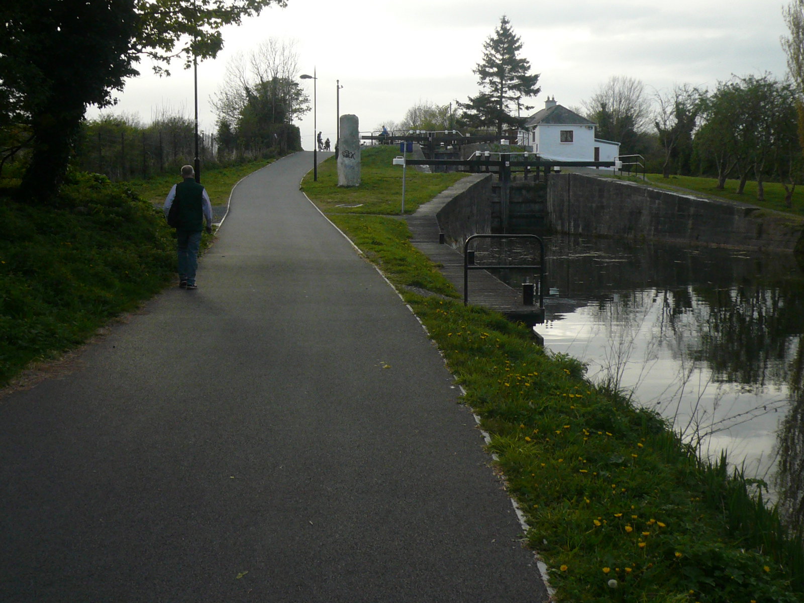 2016 07 Royal Canal Dublin lock 11 greenway