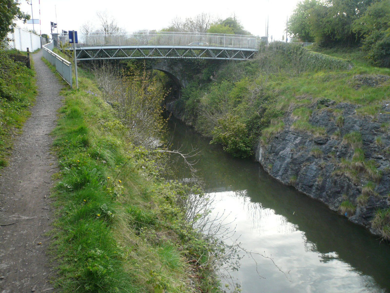 2016 07 Royal Canal Dublin west of lock 12 deep sinking