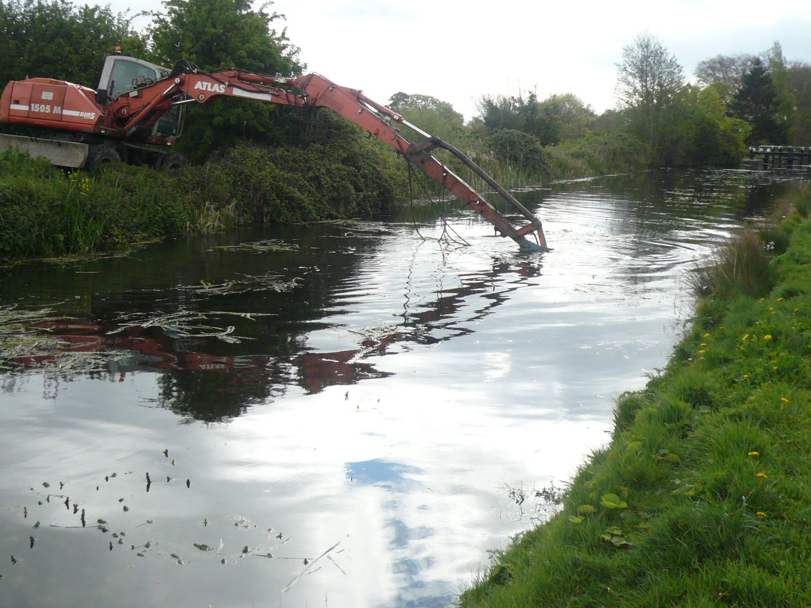 2017 04 29th Royal Canal Lock 11 digger at work dredging for rally boats