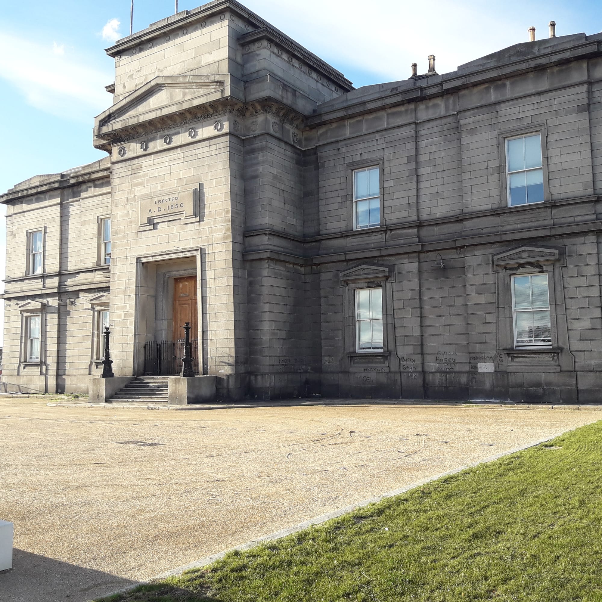 2018 10 15th Royal Canal Dublin  Broadstone former canal company headquarters