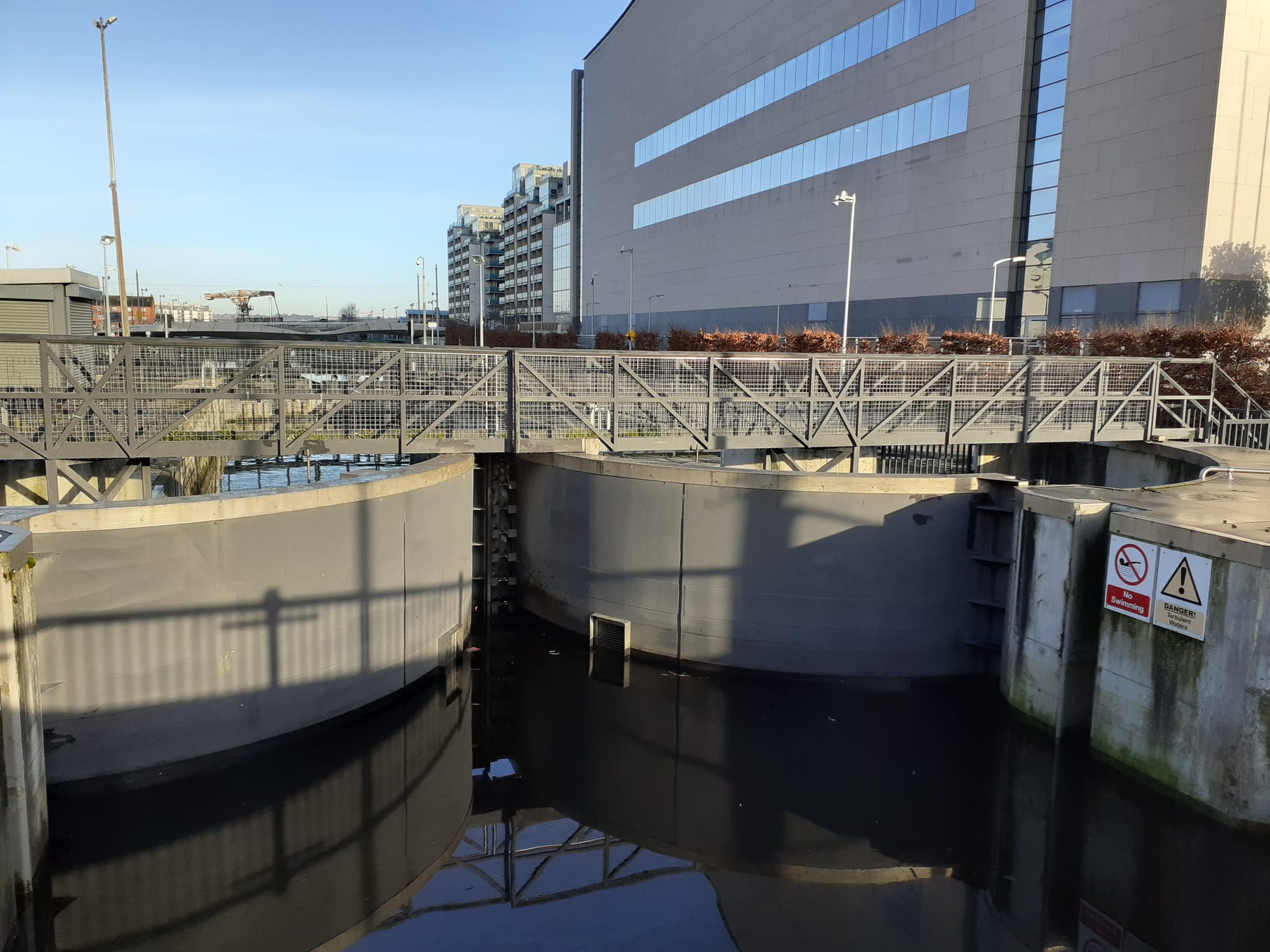 2019 12 Royal Canal Dublin sea lock at the Convention Centre