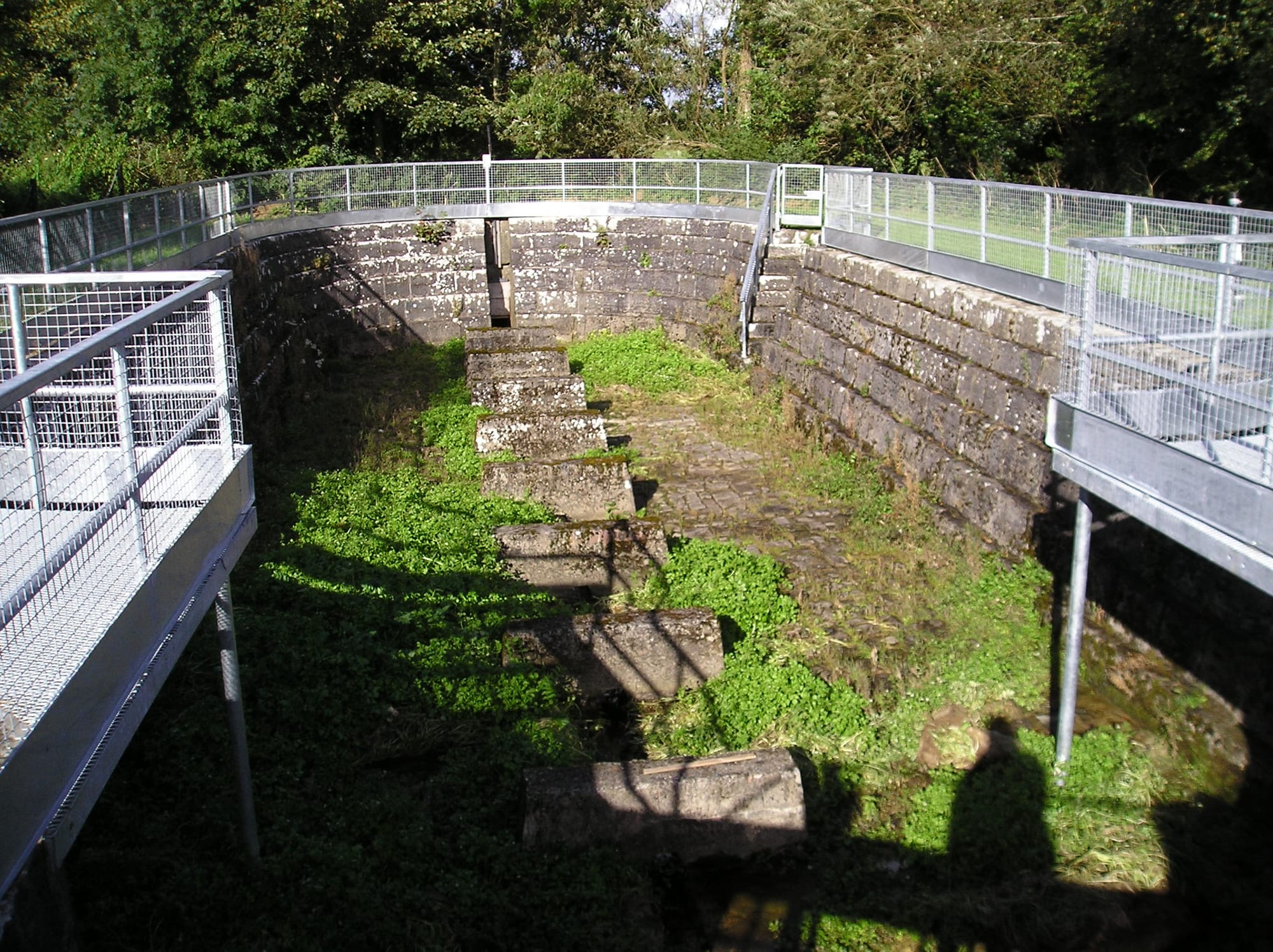 2007 09 Royal Canal Richmond Harbour Clondra dry dock