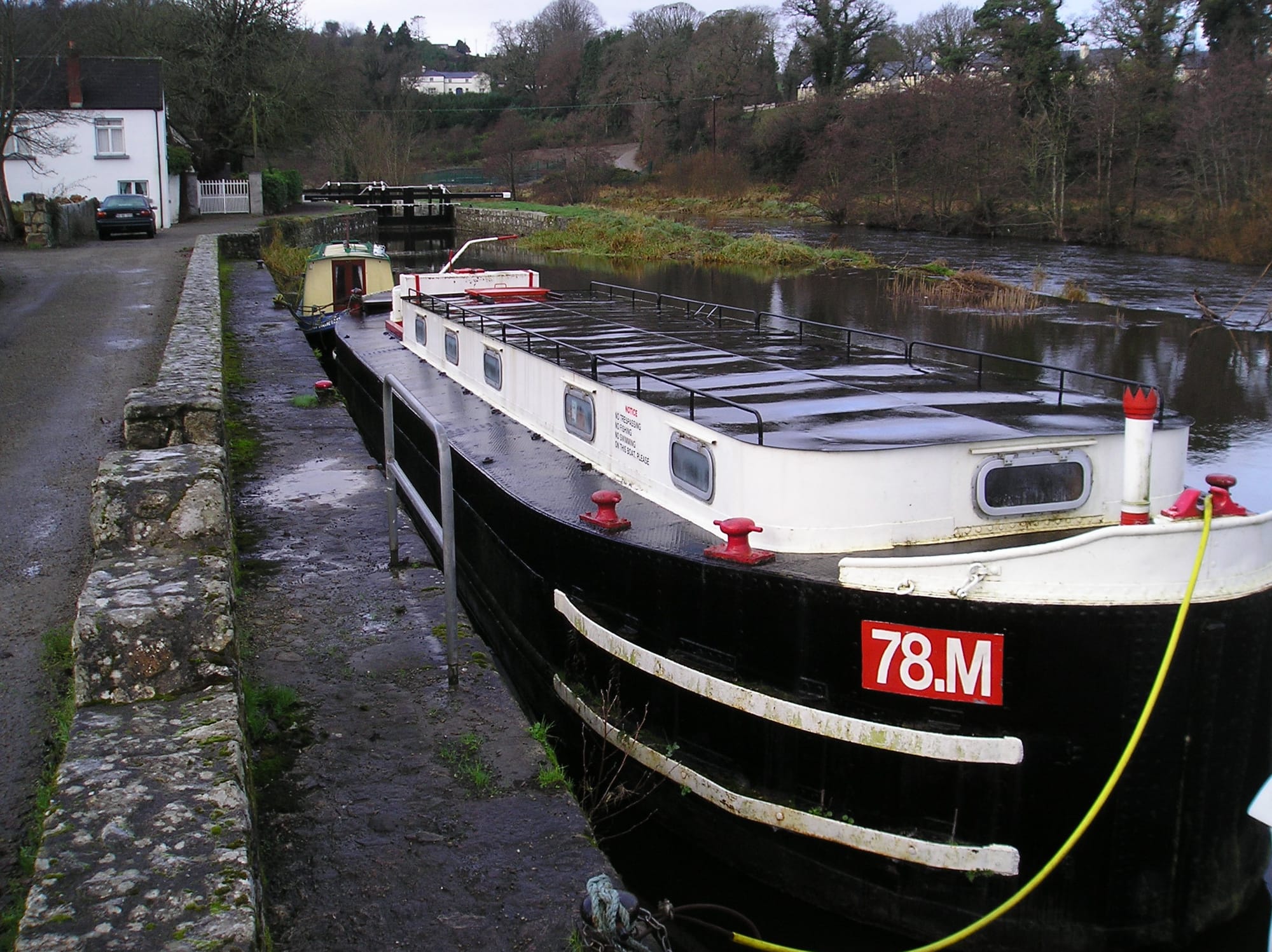 2008 01 River Barrow Graiguenamanagh, Tinnahinch side, Grand Canal barge 78M