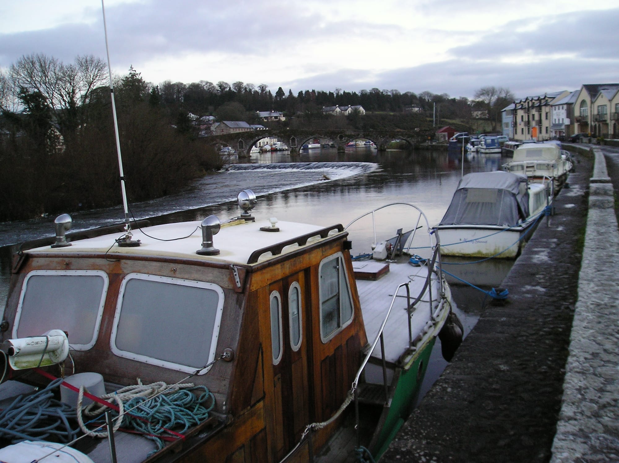 2008 01 River Barrow  Graiguenamanagh boats wintering