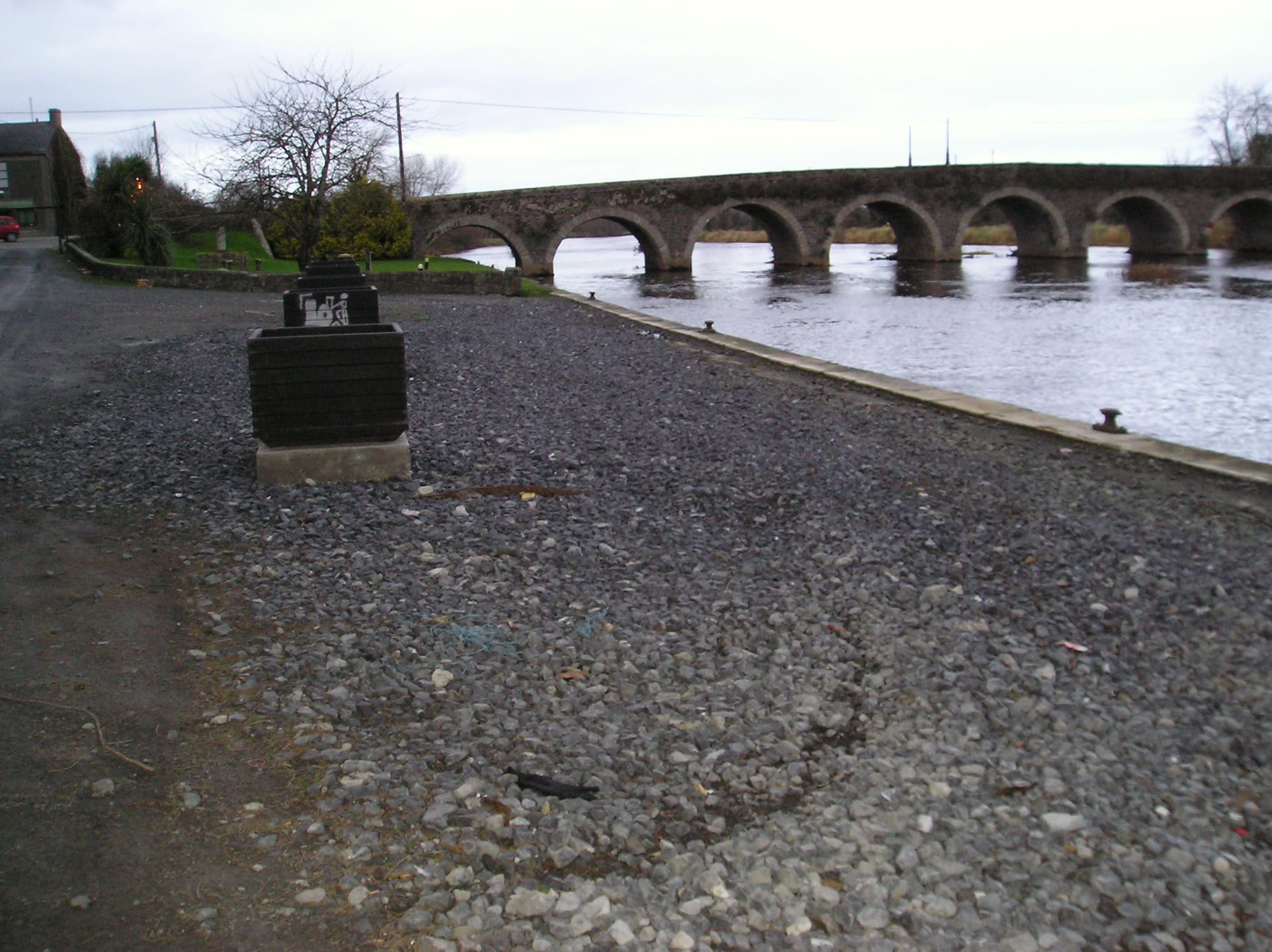 2008 01 River Barrow, Goresbridge, quayside repaired and resurfaced