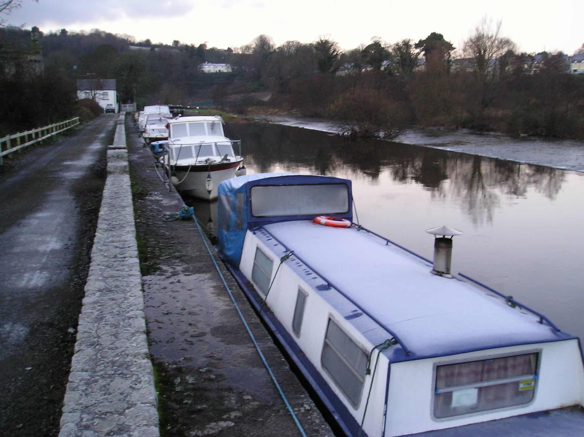 2008 01 River Barrow Graiguenamanagh boats frosted over