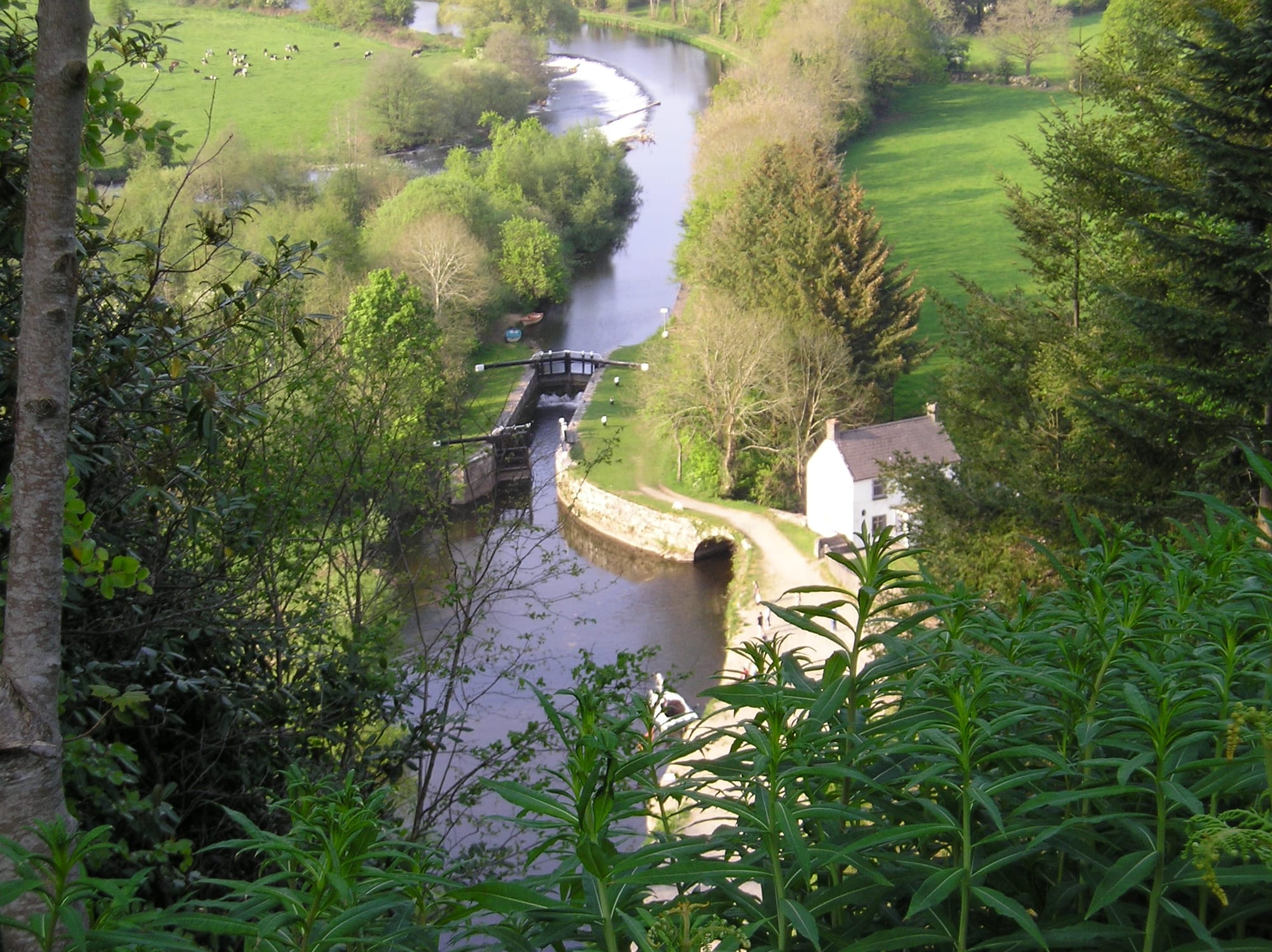 2011 05 River Barrow Clashganny, lock and keepers house