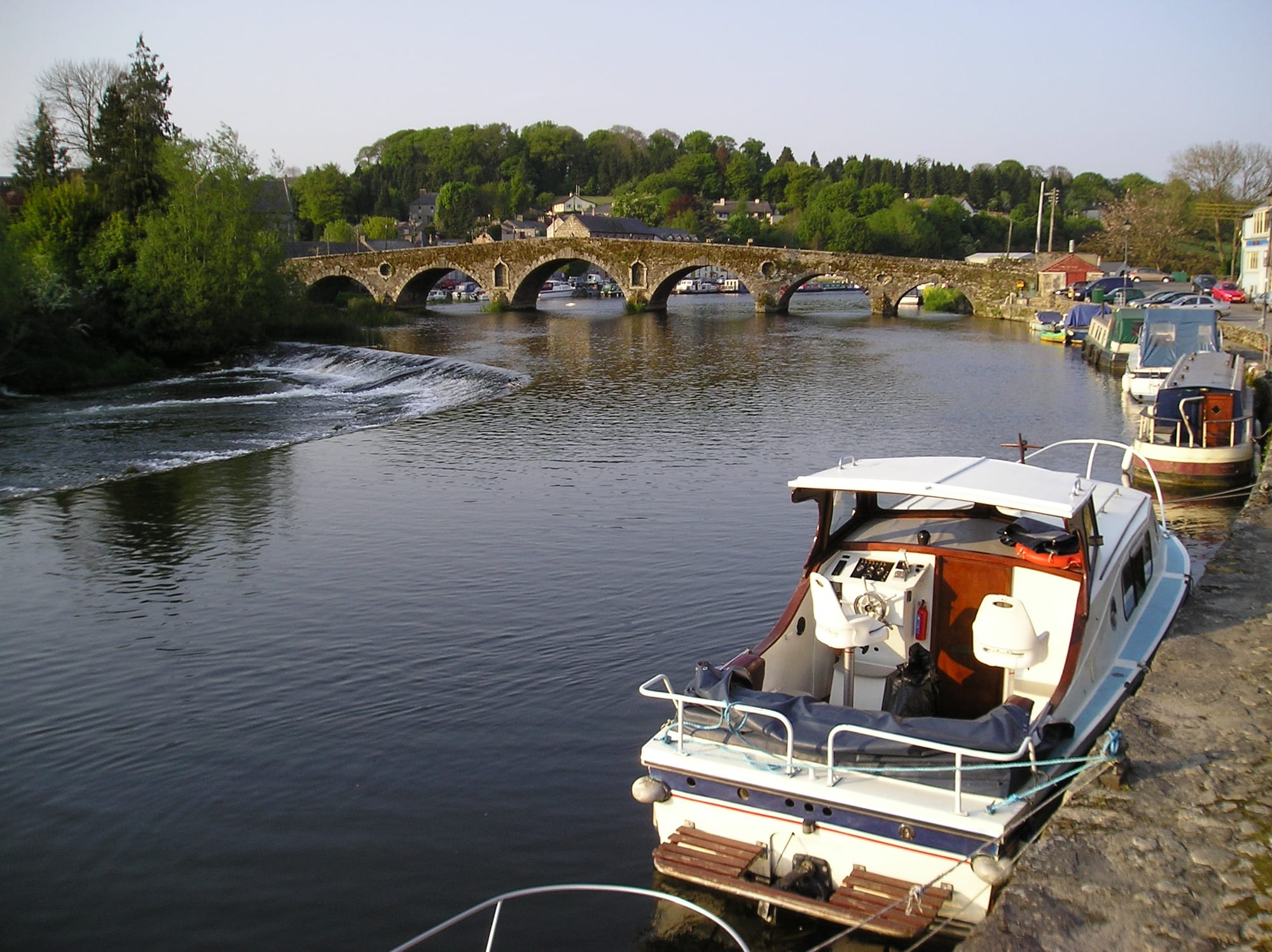 2011 05 River Barrow Graiguenamanagh, looking north towards the bridge
