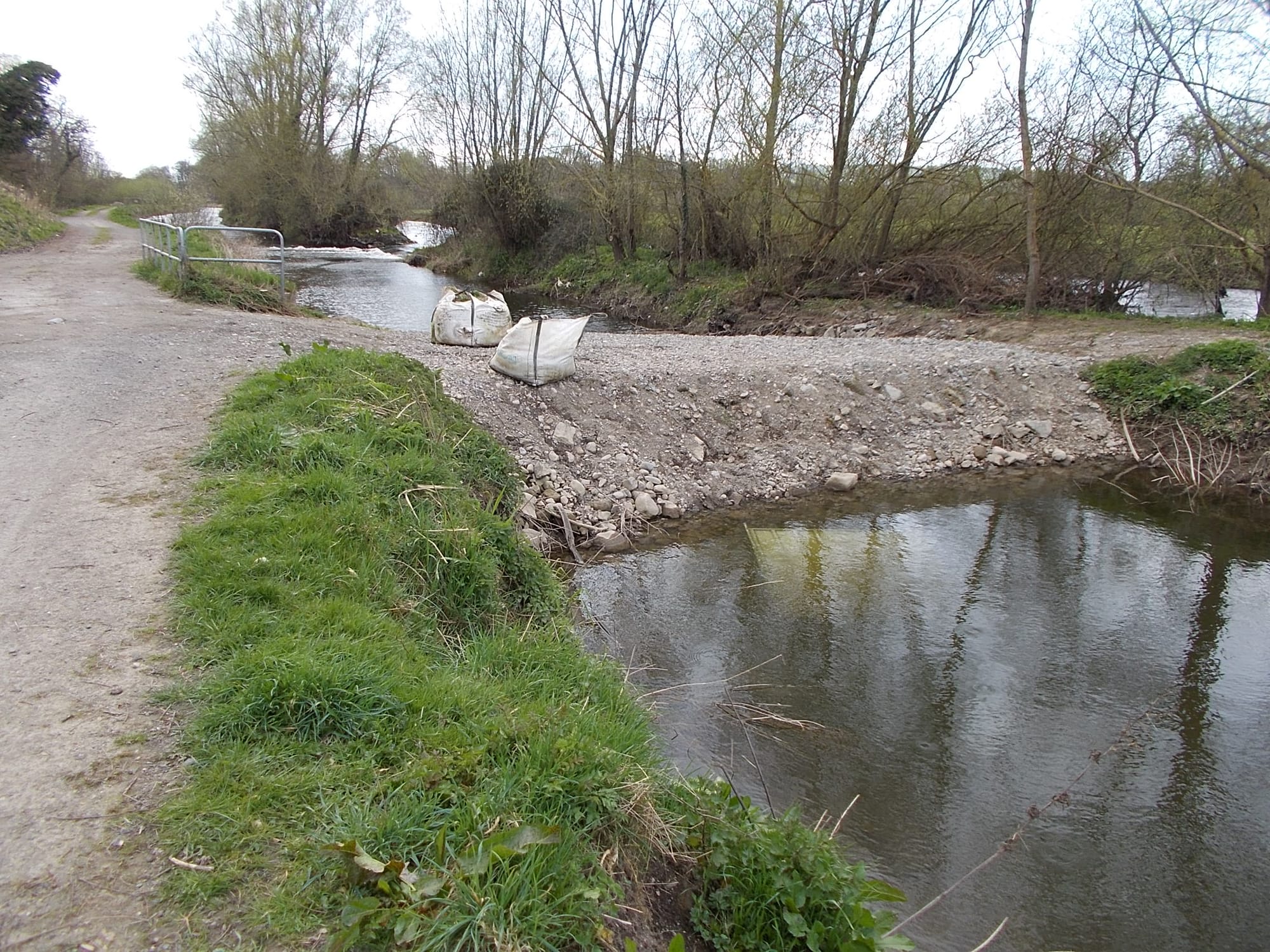 2015 04 River Barrow Bagnelstown dam below lock for weir works