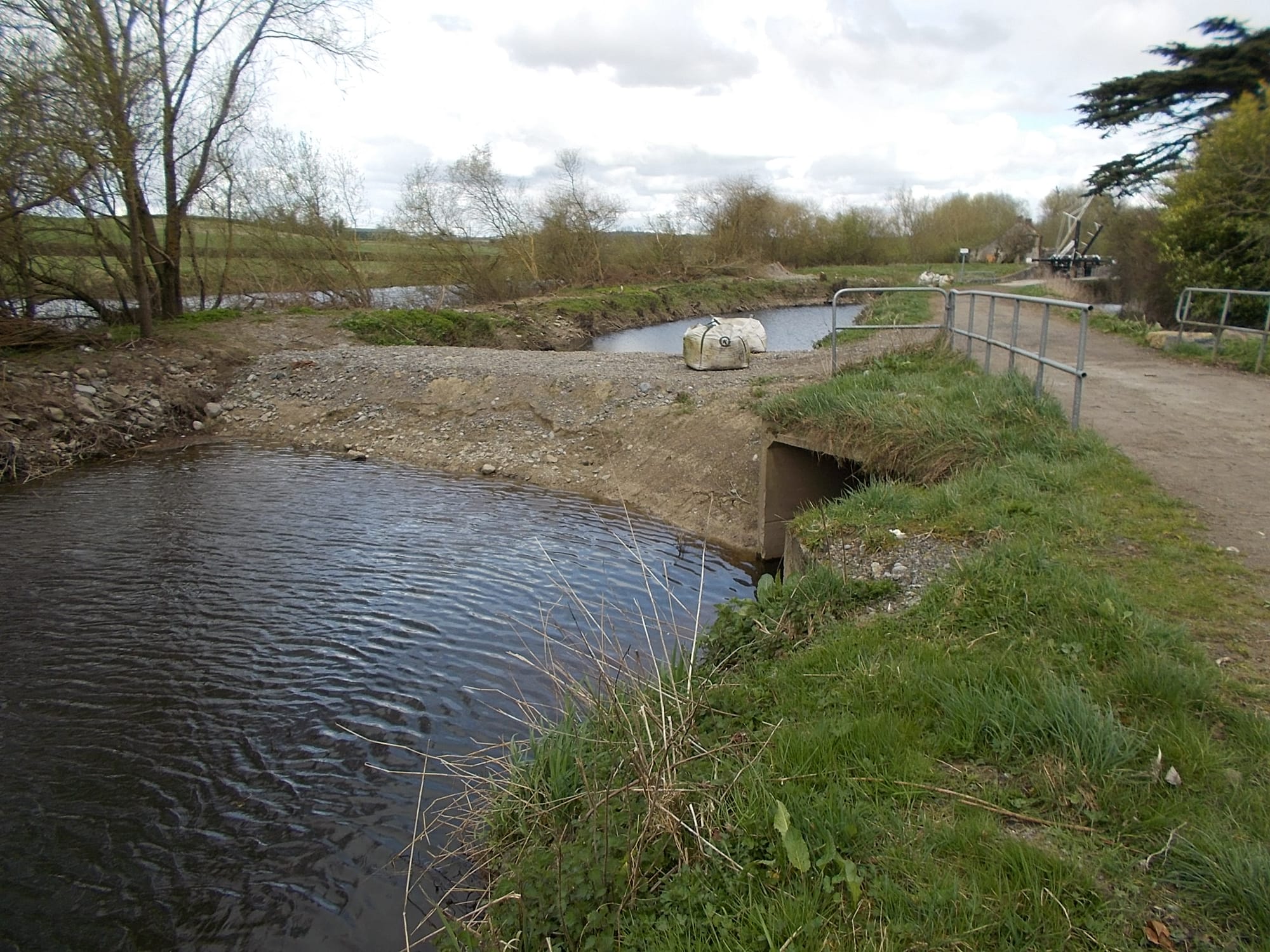 2015 04 River Barrow Bagnelstown dam below lock for weir works