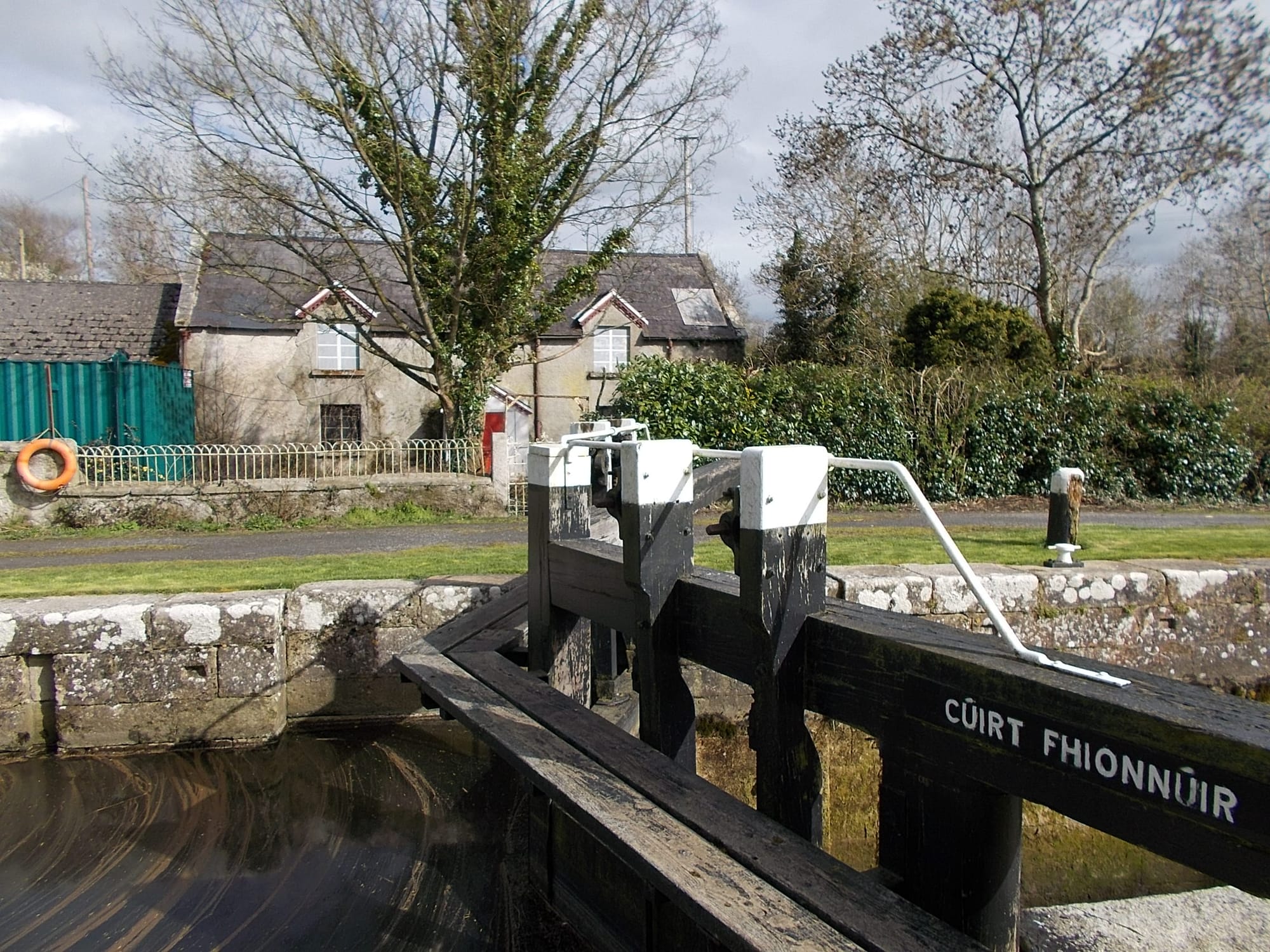 2015 04 River Barrow Fenniscourt Lock and Lock Keepers House