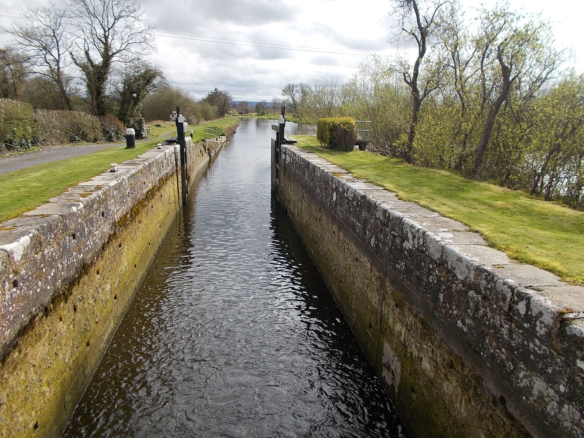 2015 04 River Barrow Fenniscourt, Lock looking downstream