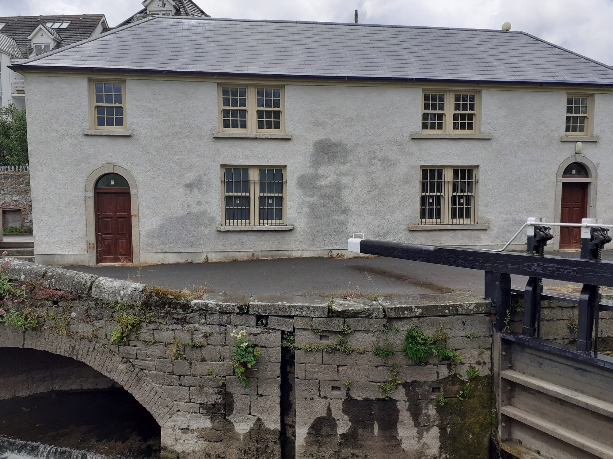 2020 06 27th River Barrow Carlow, restored lock keepers house