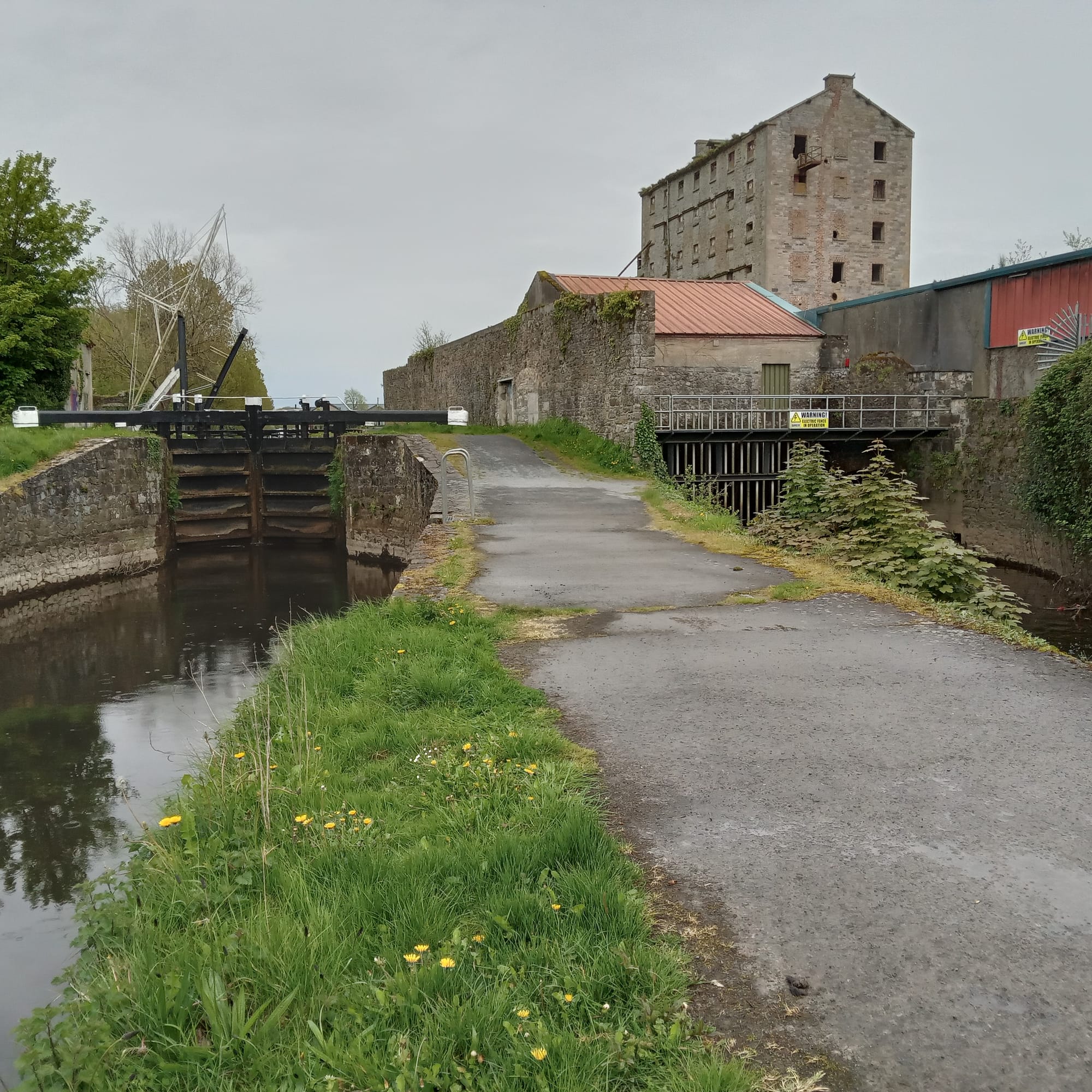 2024 04 25th River Barrow Bagnelstown mill and lock