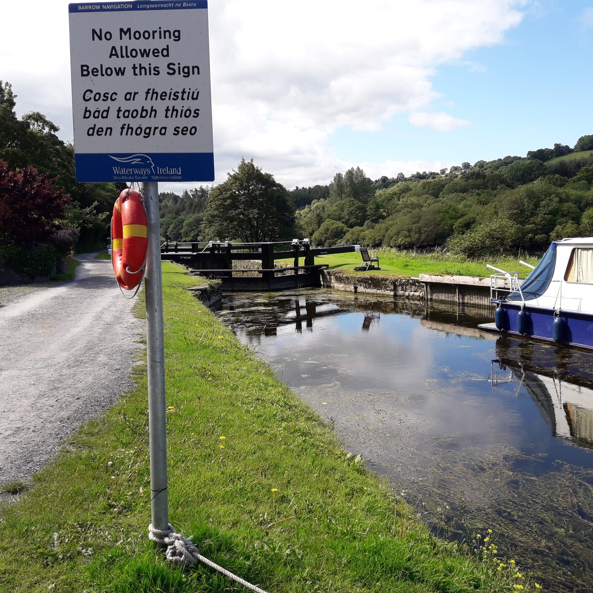 2019 06 30th River Barrow Saint Mullins, sea lock, helpful sign