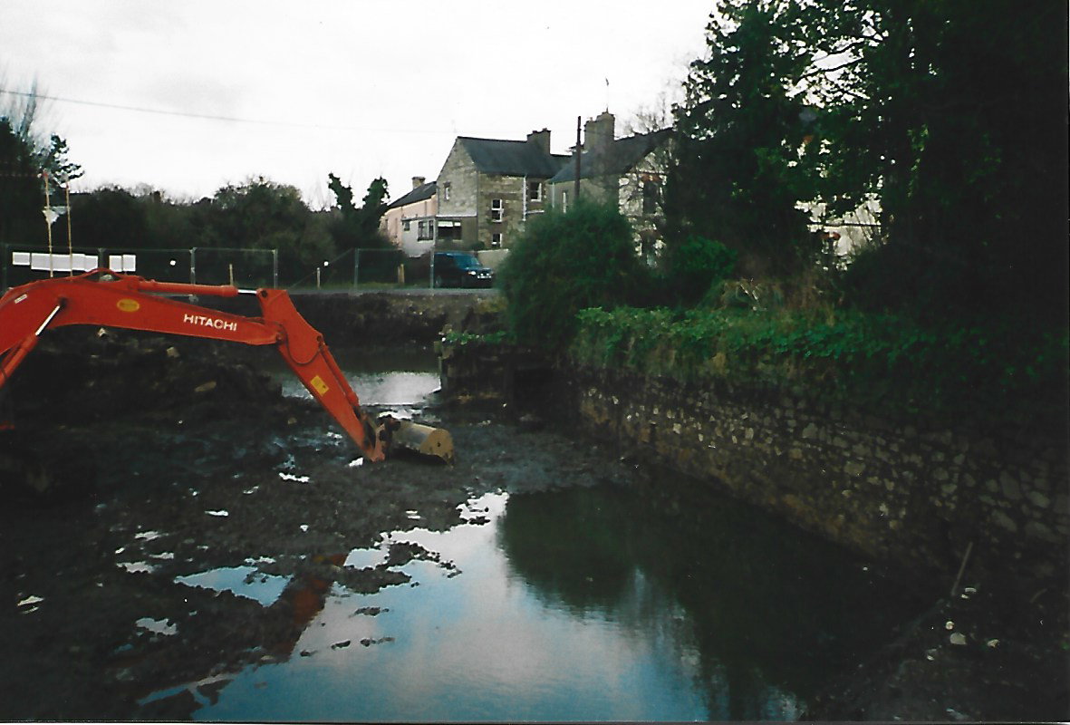 2003 12 21st River Barrow Graiguenamanagh, dry dock unearthed