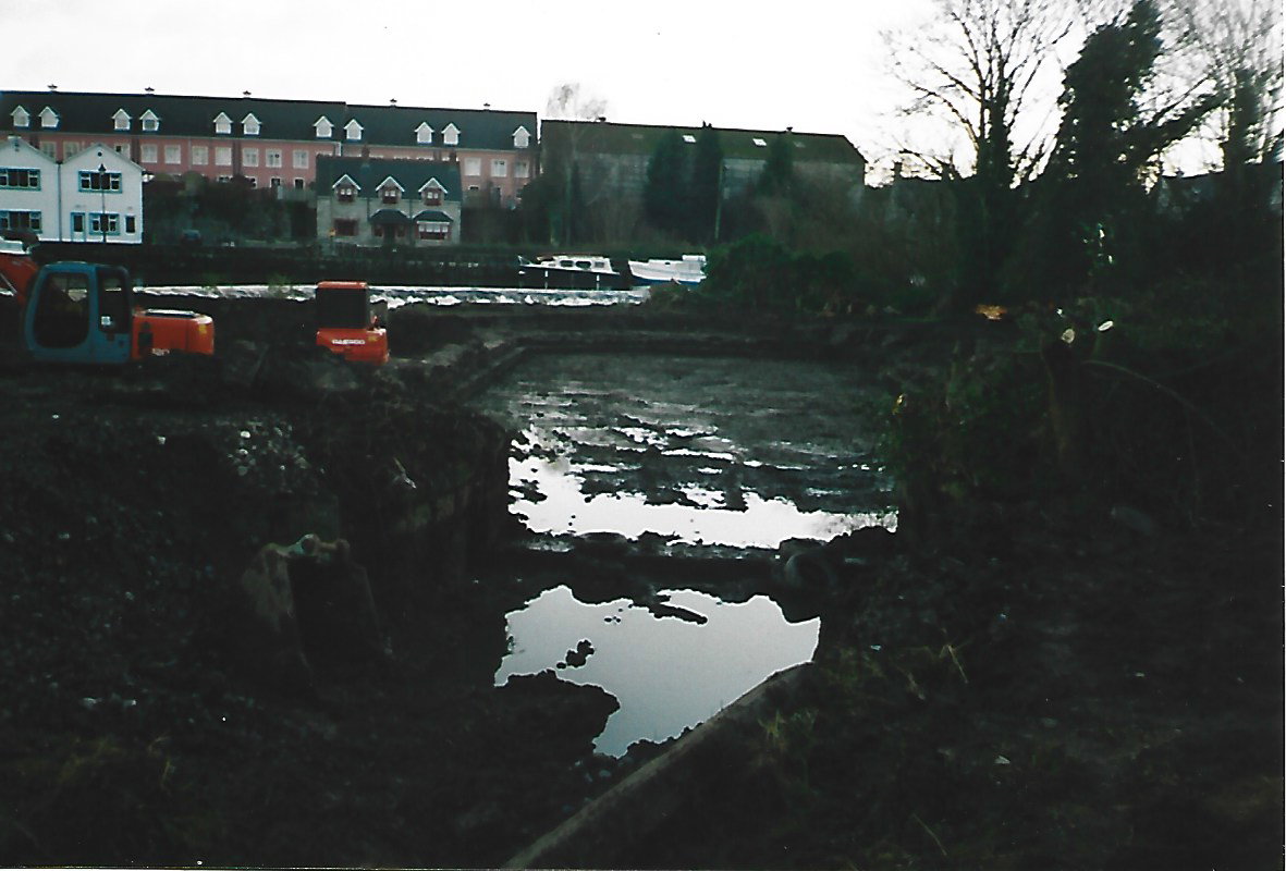2003 12 21st River Barrow Graiguenamanagh, dry dock unearthed