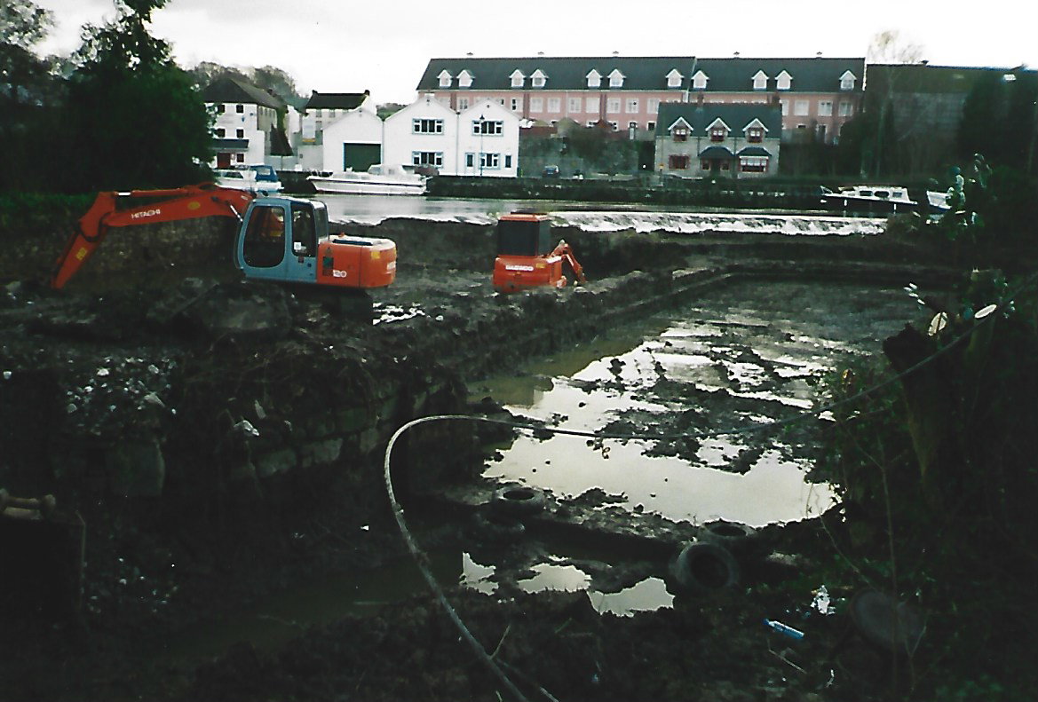 2003 12 21st River Barrow Graiguenamanagh, dry dock unearthed