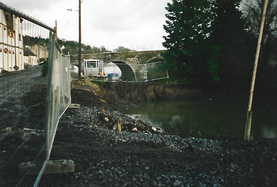 2003 12 21st River Barrow Graiguenamanagh, dry dock unearthed