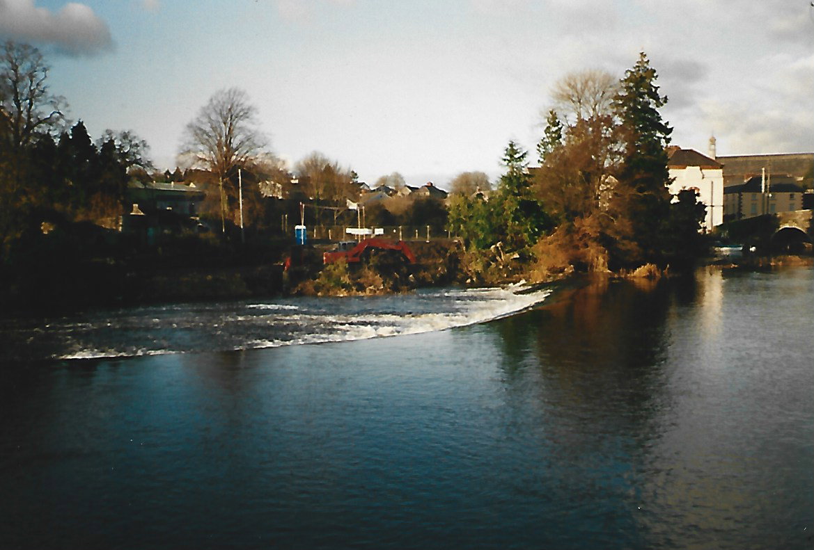 2003 12 21st River Barrow Graiguenamanagh, dry dock unearthed