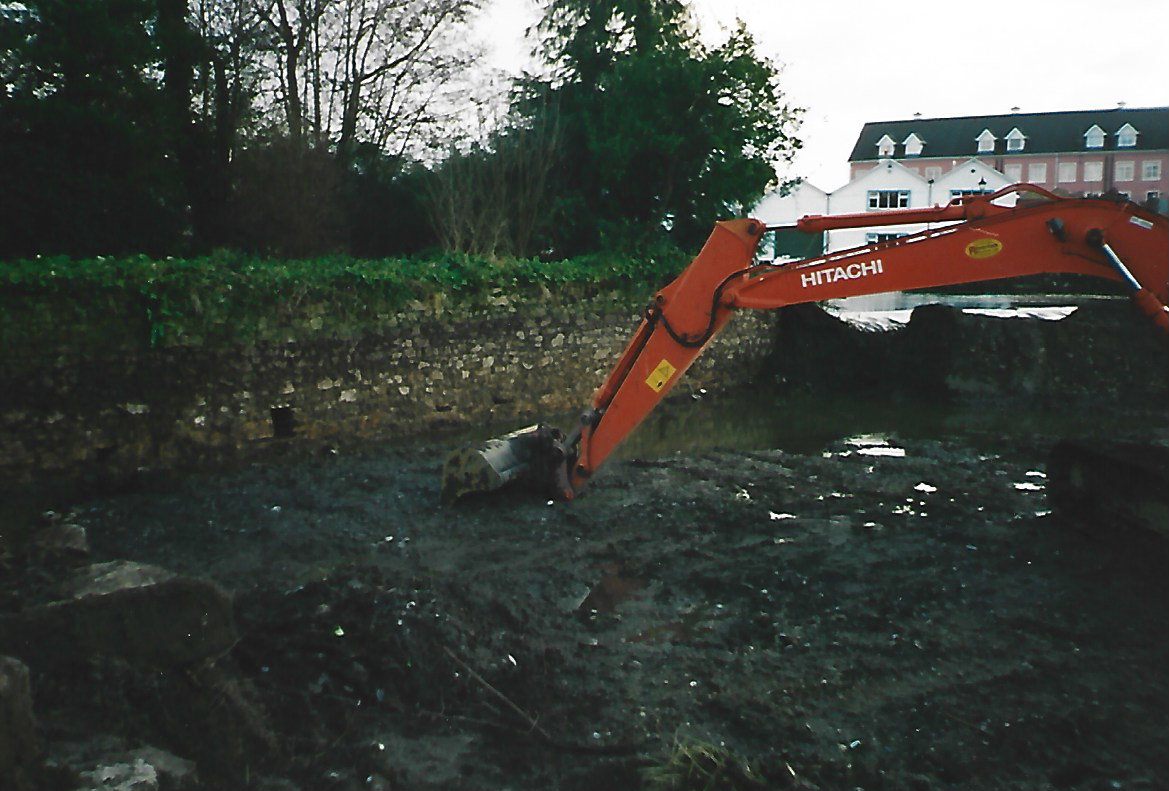 2003 12 21st River Barrow Graiguenamanagh, dry dock unearthed