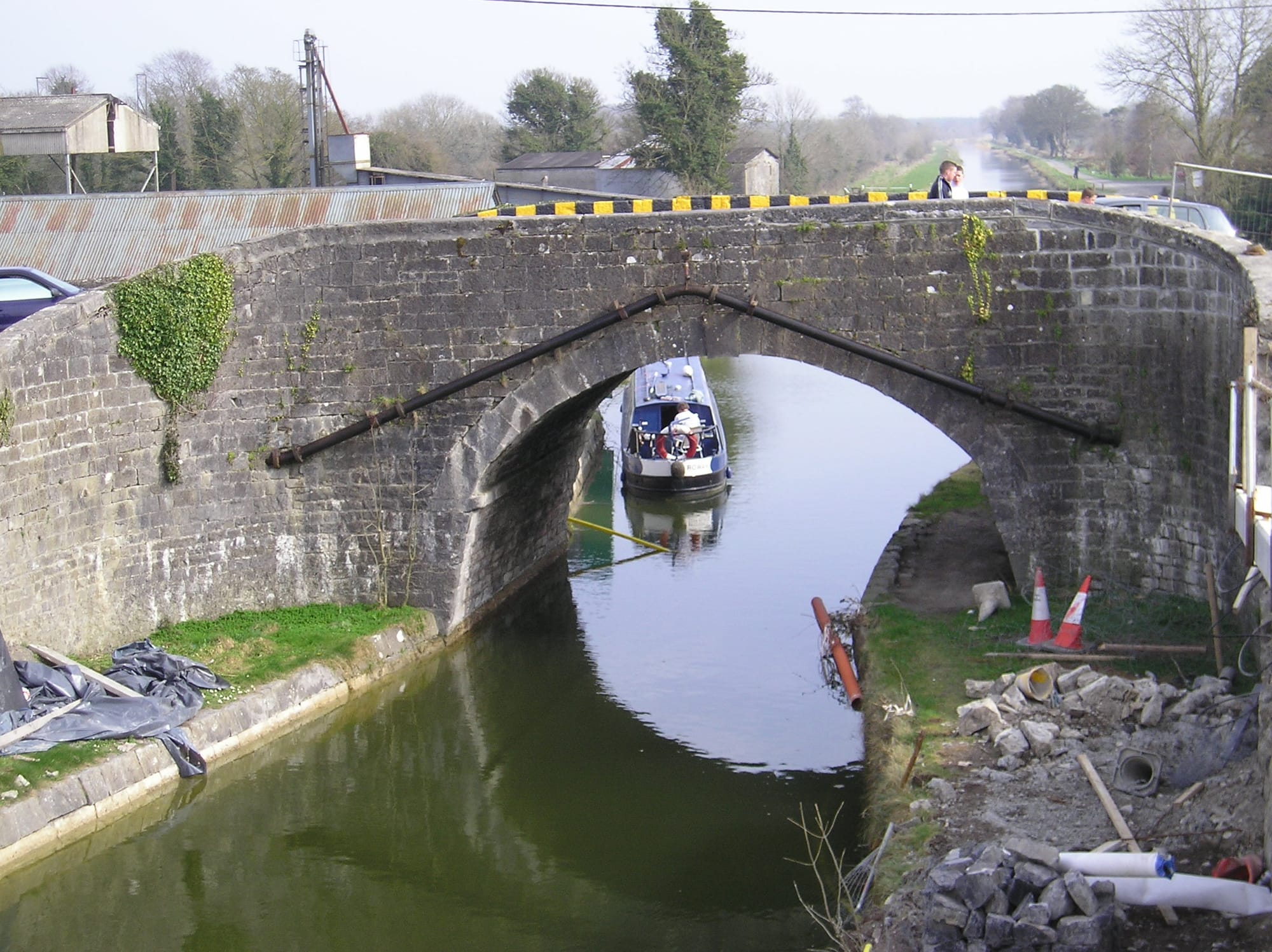 2005 03 Grand Canal Rathangan, original horse bridge
