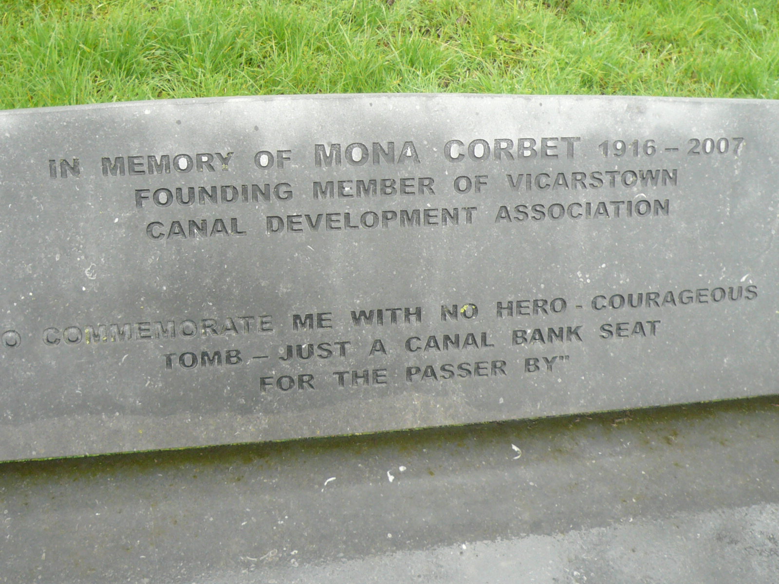 2016 04 Grand Canal Vicarstown memorial to Mona Corbett