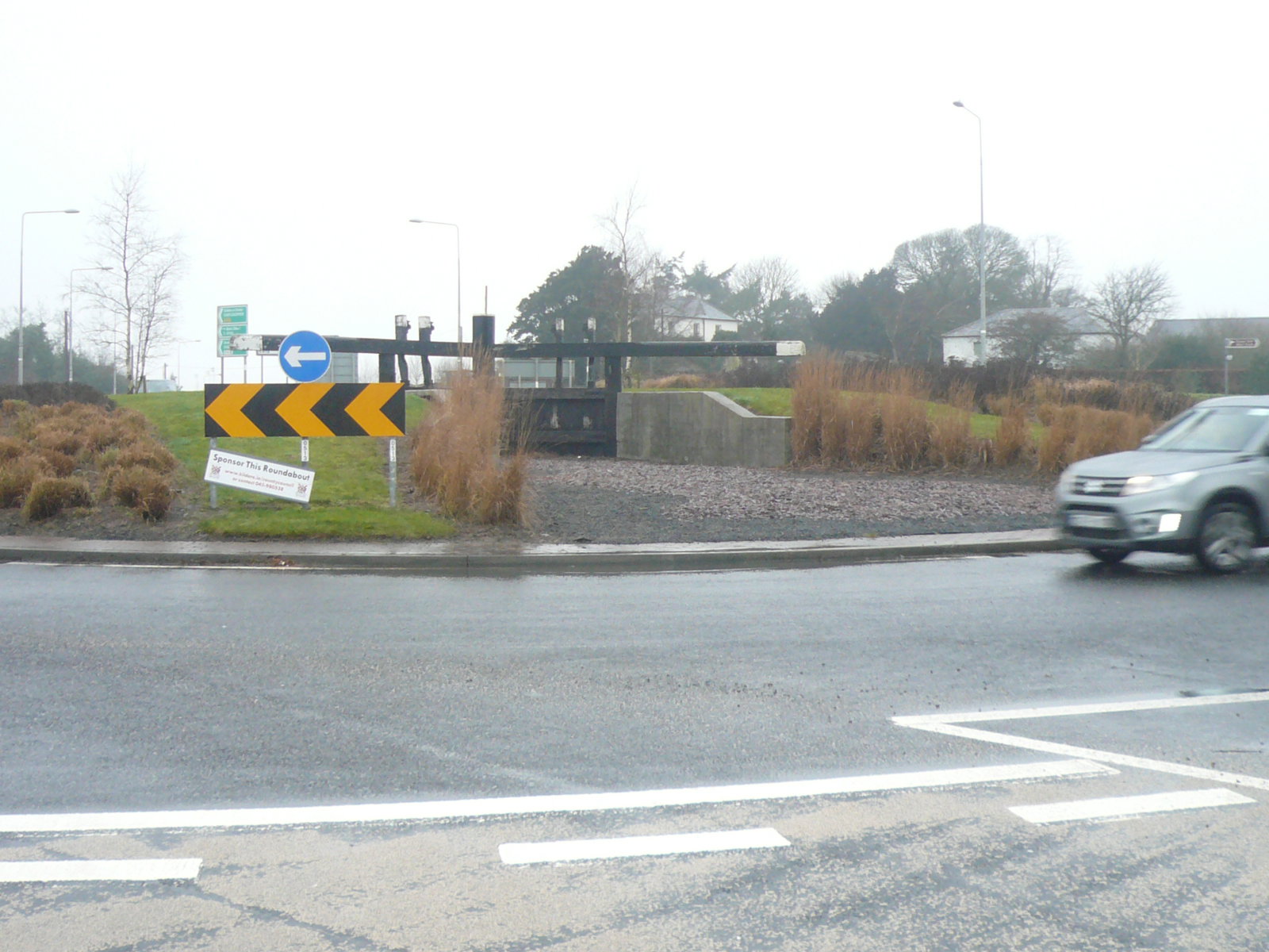 2018 01 River Barrow Athy, canal lock gate at N78 roundabout