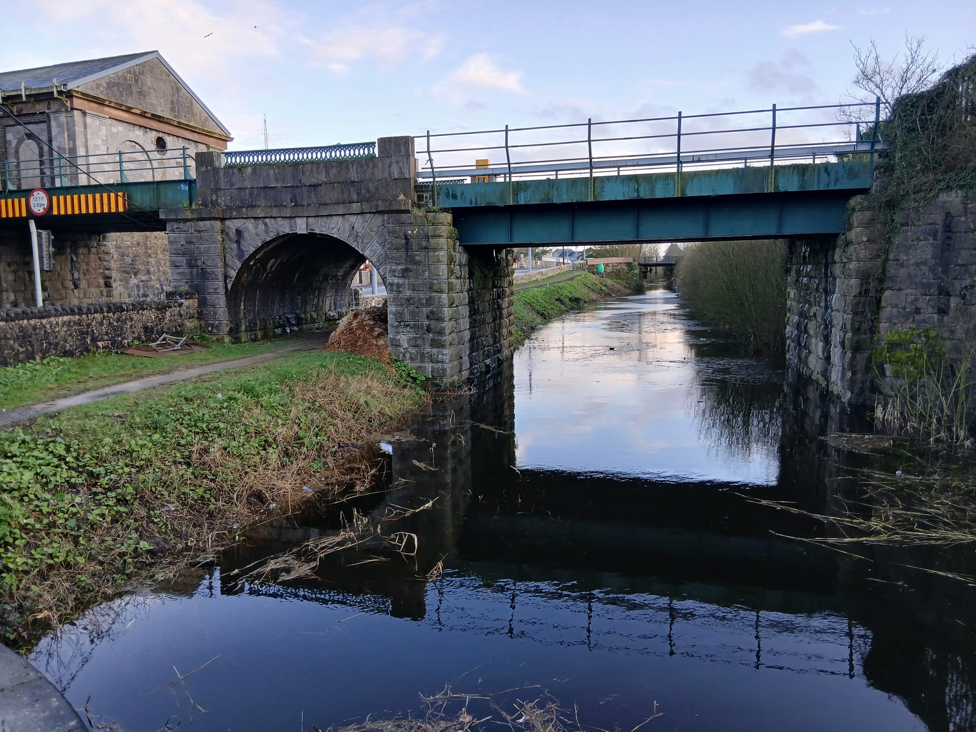 2026 02 22nd River Shannon Athlone Canal, railway crossing