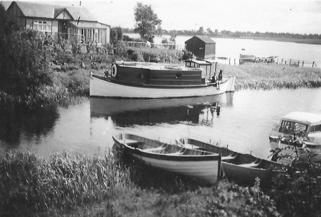 1950 River Shannon Lanesborough Powers Bungalo by Alec Bell