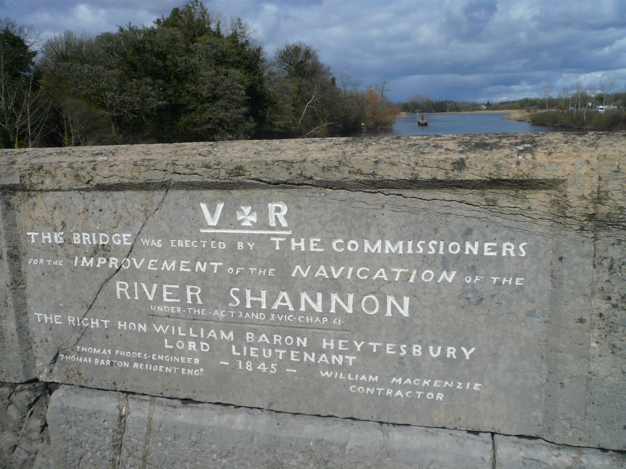 2016 04 River Shannon Roosky bridge built in 1845