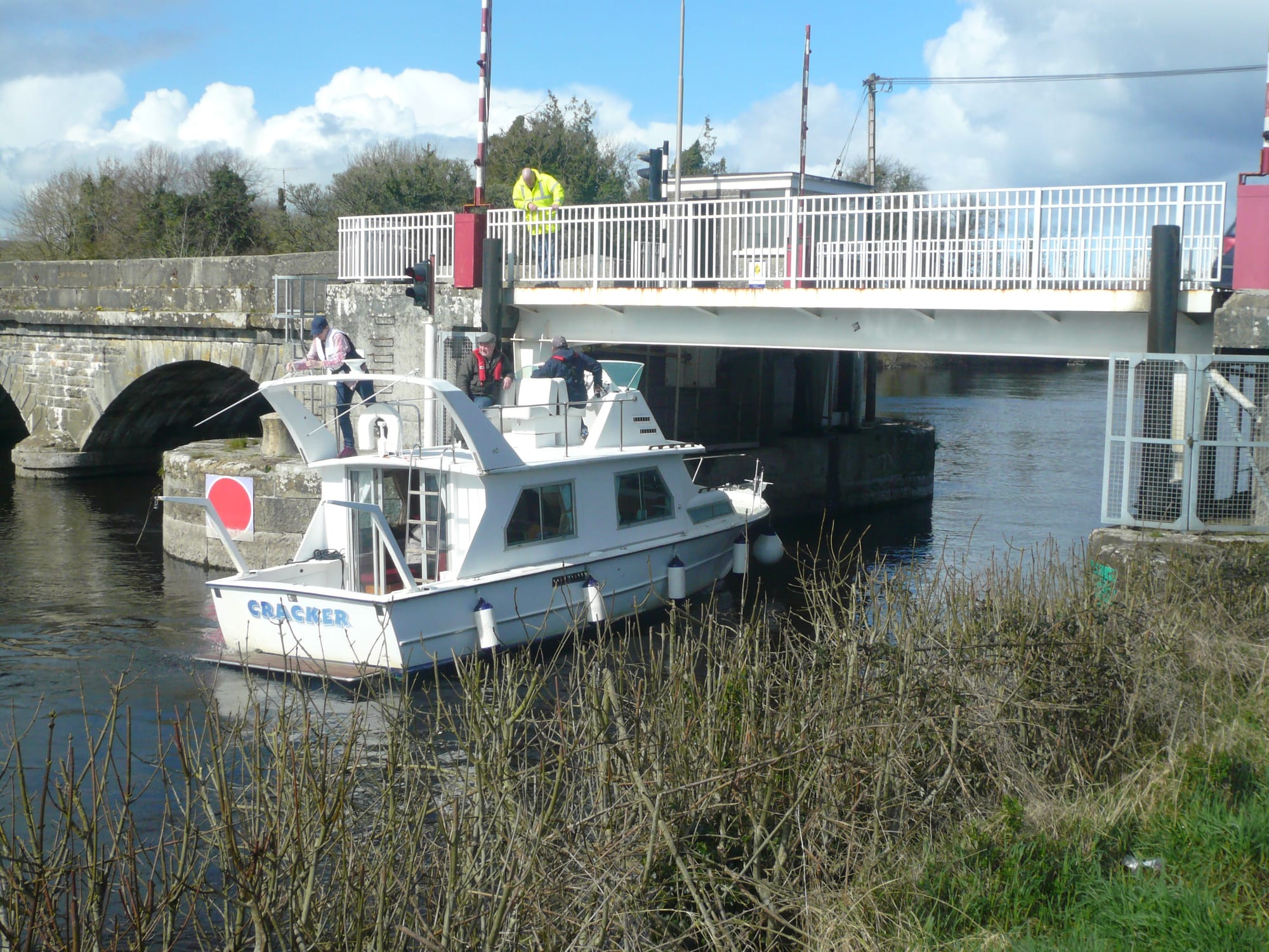 2016 04 River Shannon Roosky lifting bridge