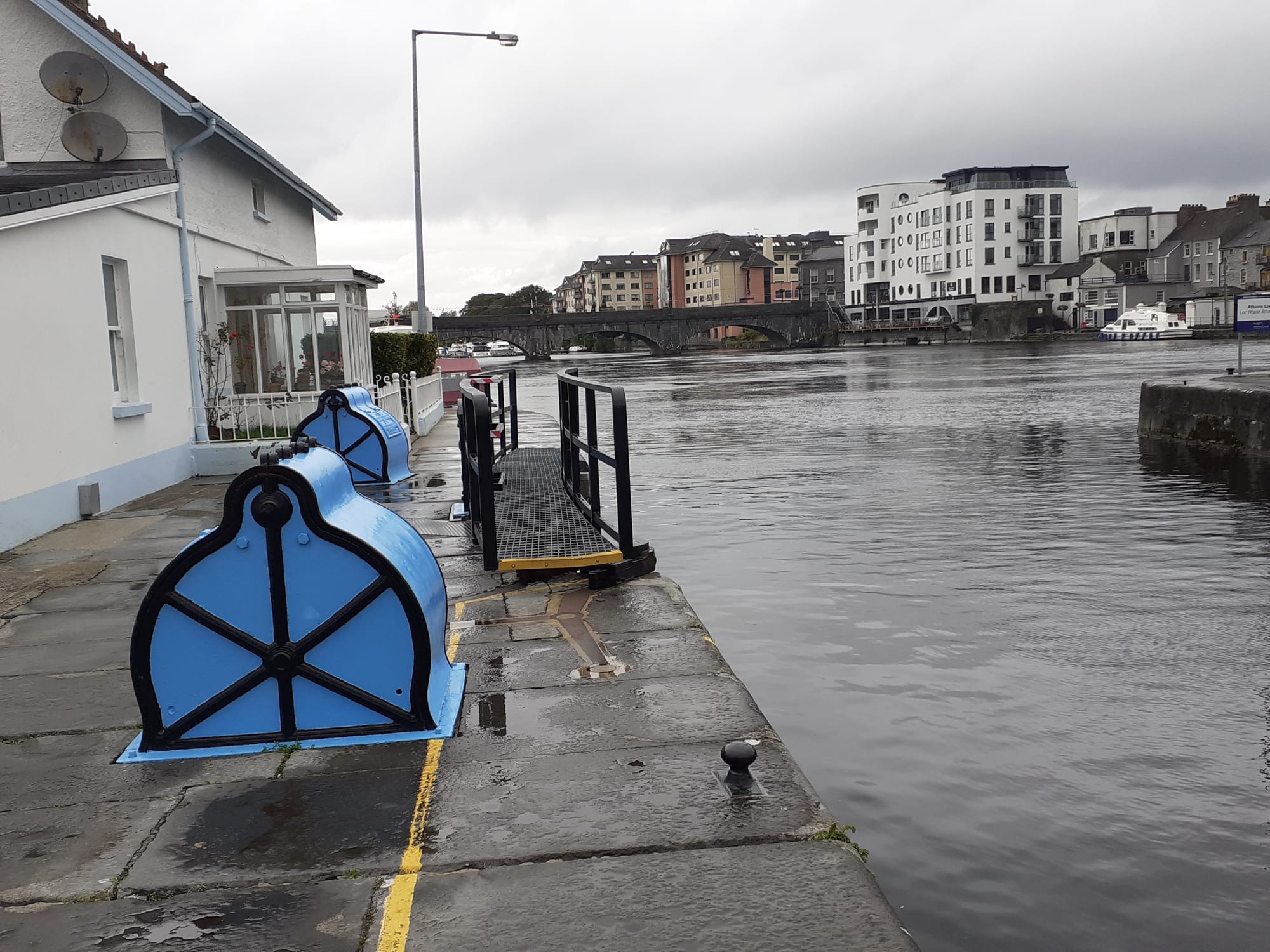 2019 09 02nd River Shannon Athlone lock, built in 1844