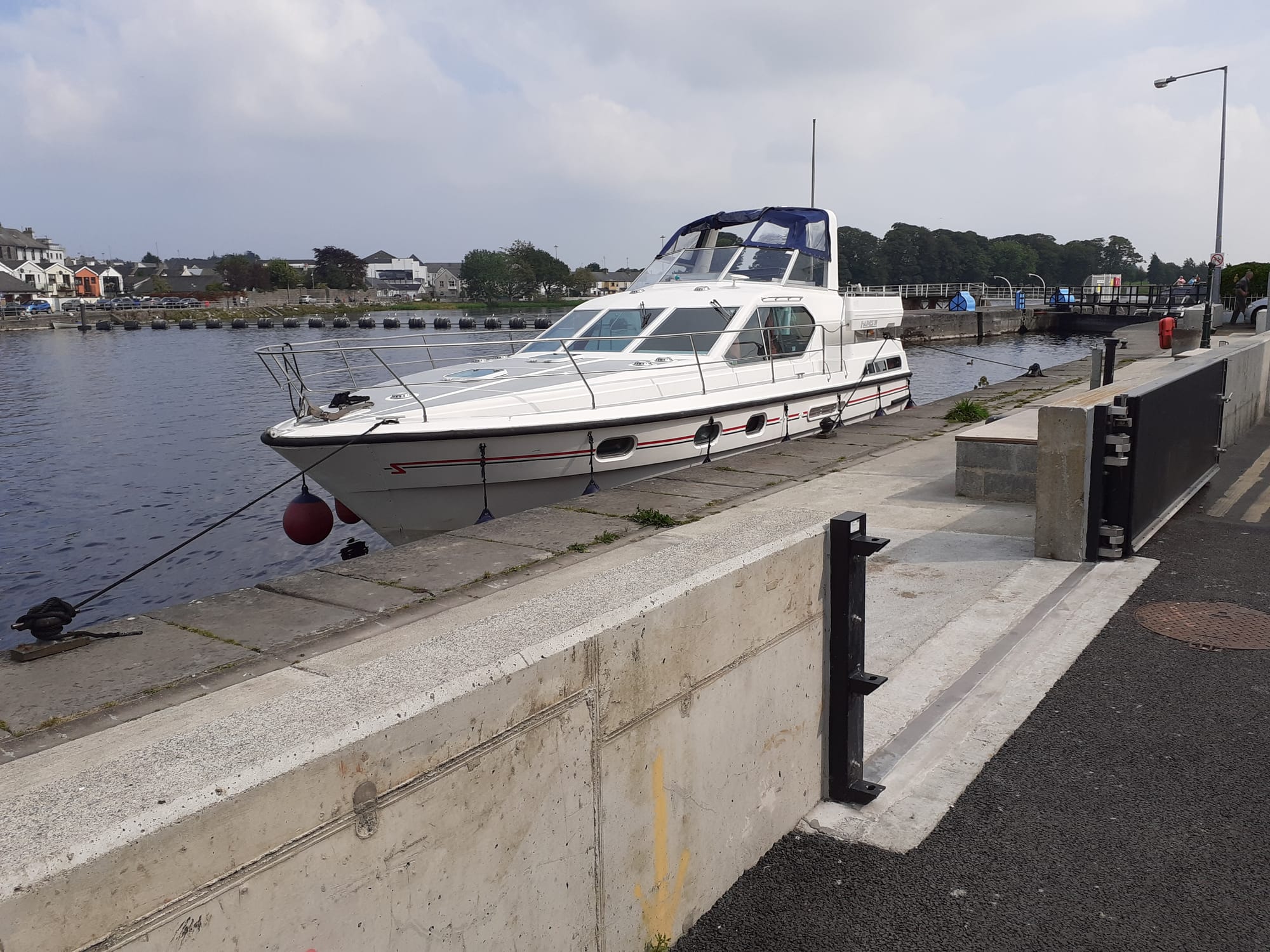 2020 08 15th River Shannon Athlone new flood defence wall and gates