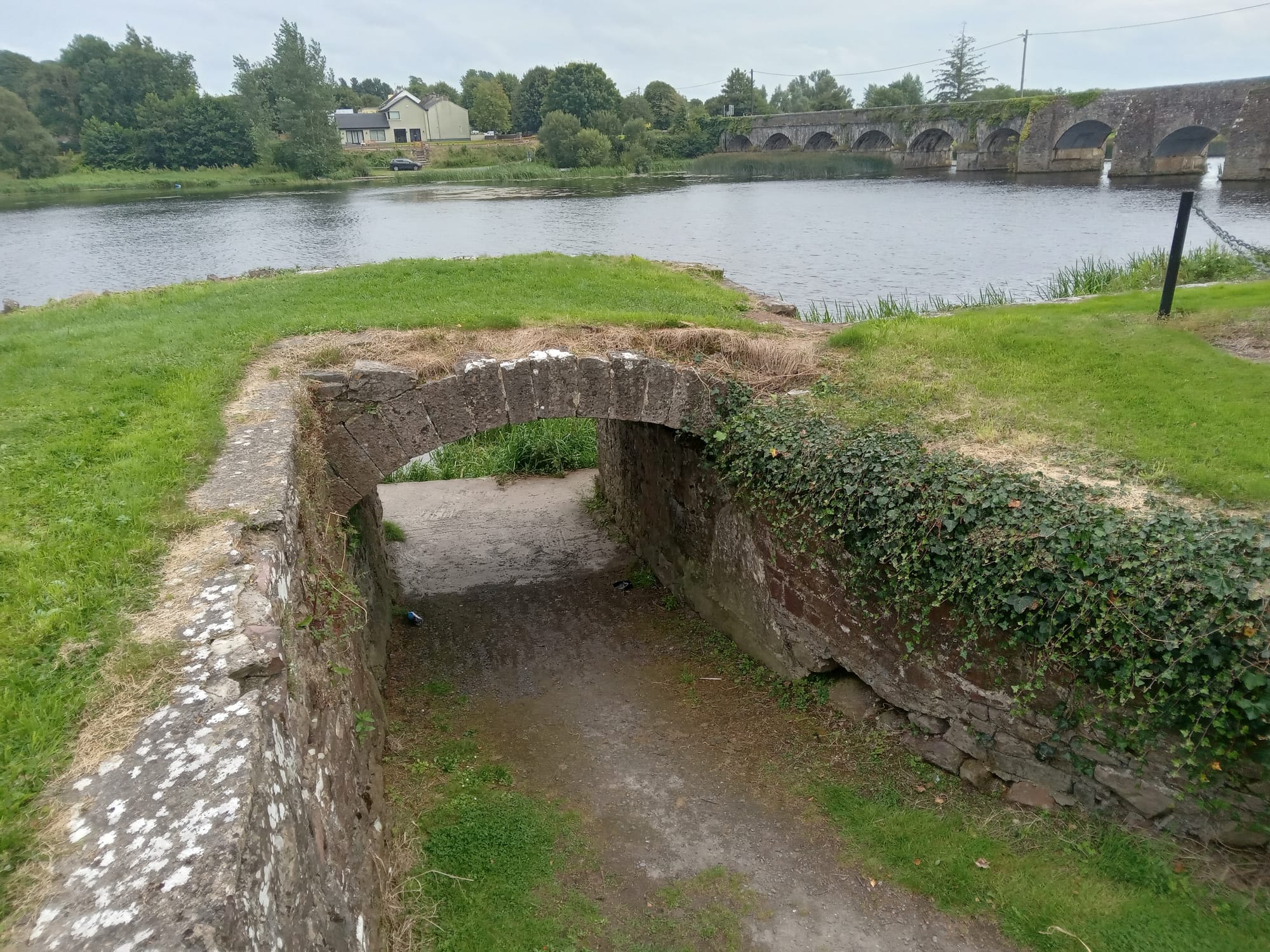 2025 08 06th River Shannon Ardnacrusha, O Briens Bridge, old River Shannon