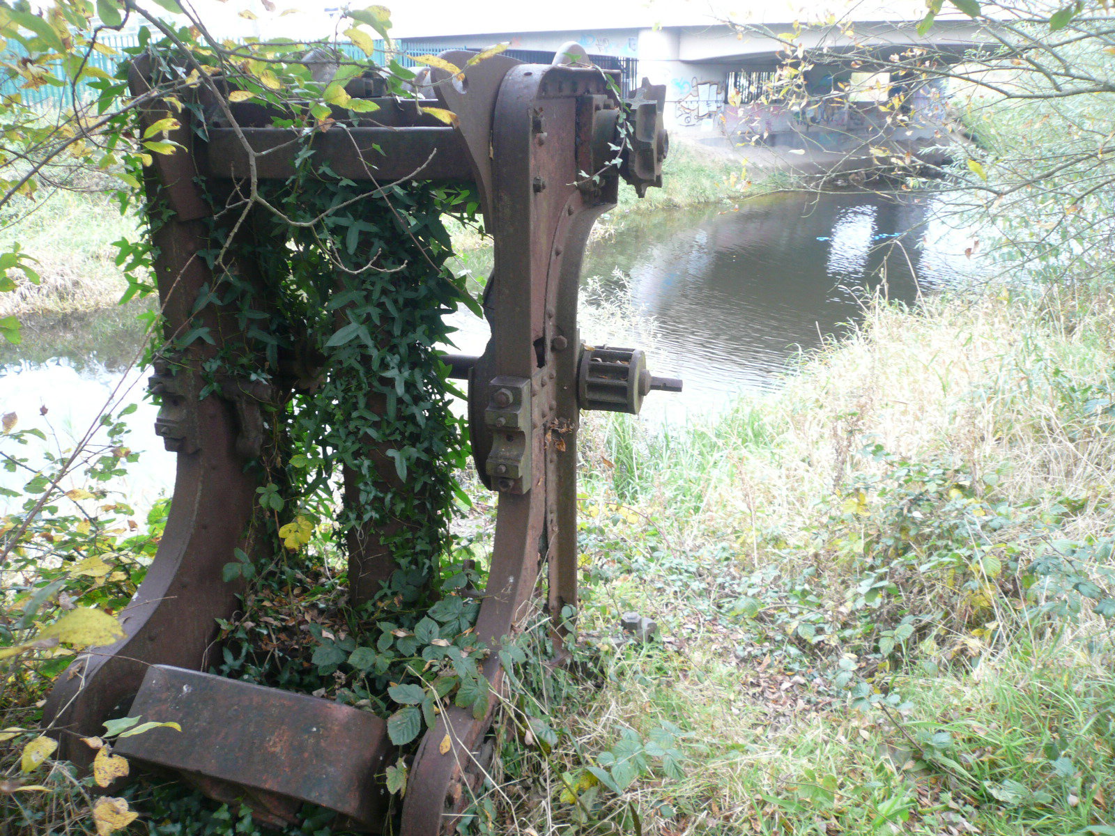 2016 10 River Shannon Limerick Canal barge winch