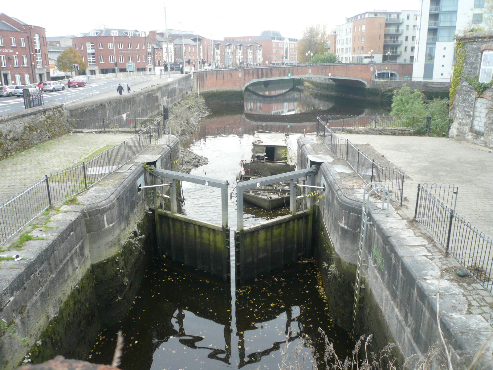 2025 08 07th River Shannon Limerick, Limerick Canal, west end lock gates replaced with motorised
