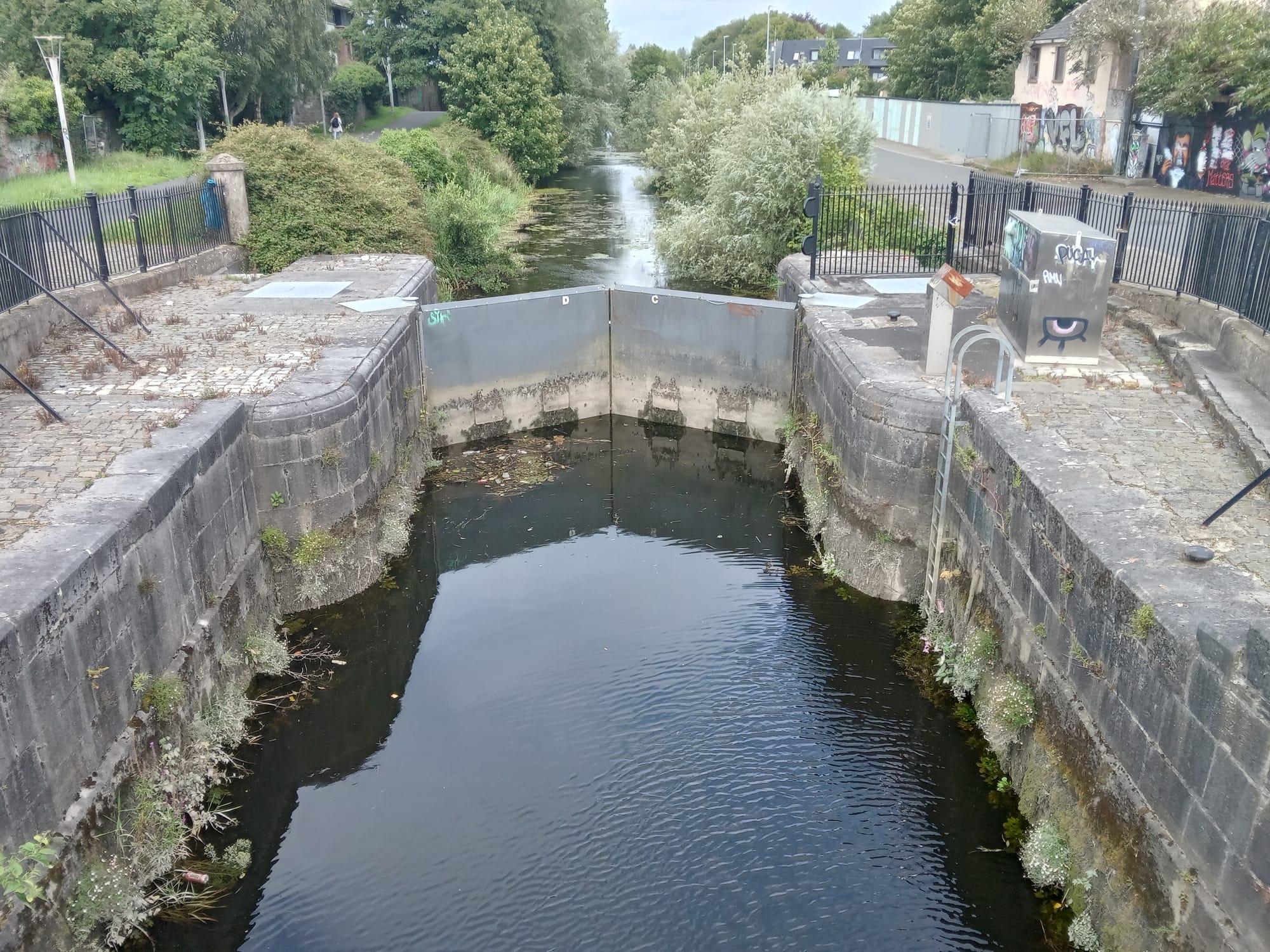 2025 08 07th River Shannon Limerick, Limerick Canal, west end lock gates replaced with motorised