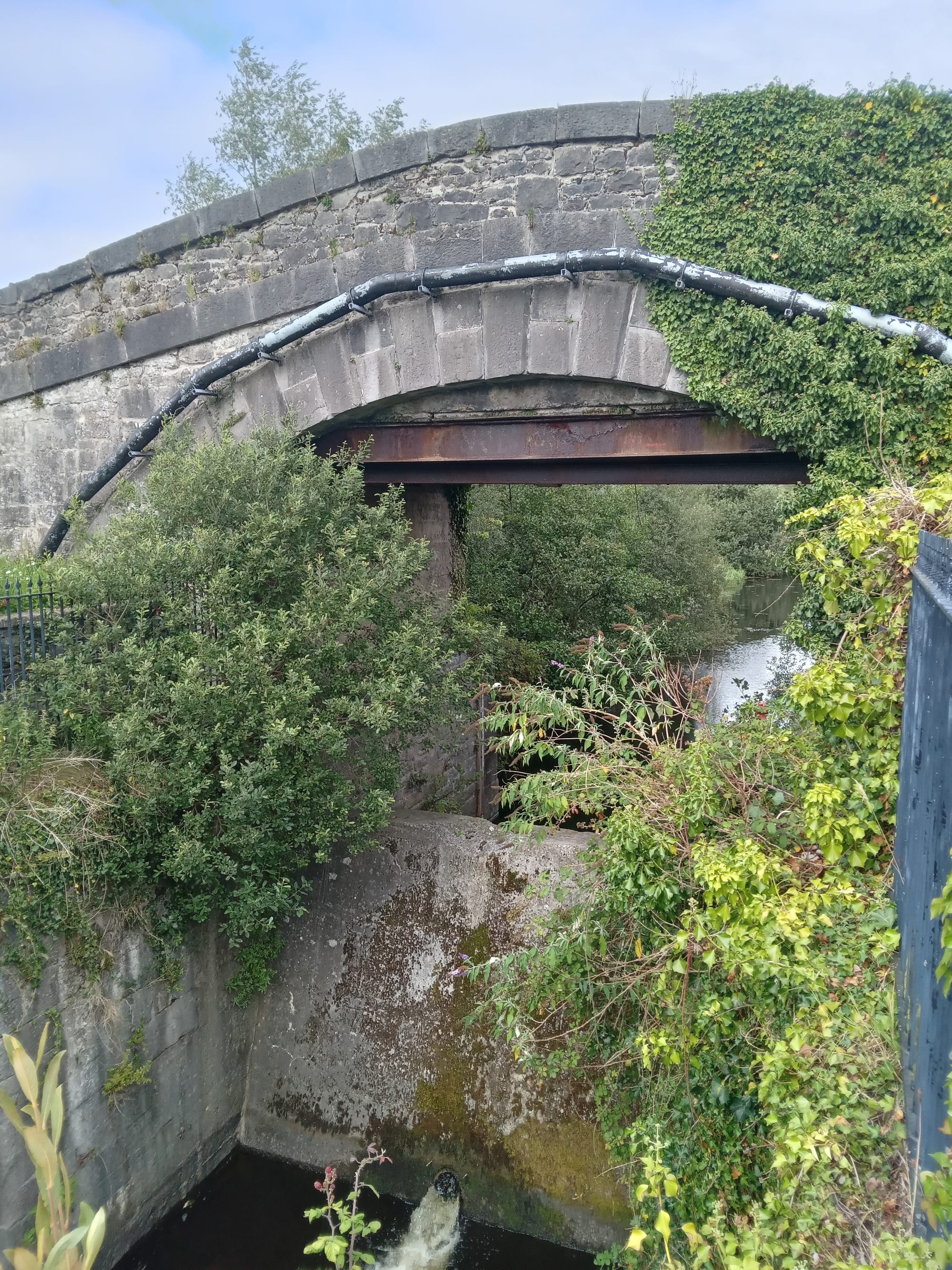 2025 08 07th River Shannon Limerick, Limerick Canal, lock abandoned