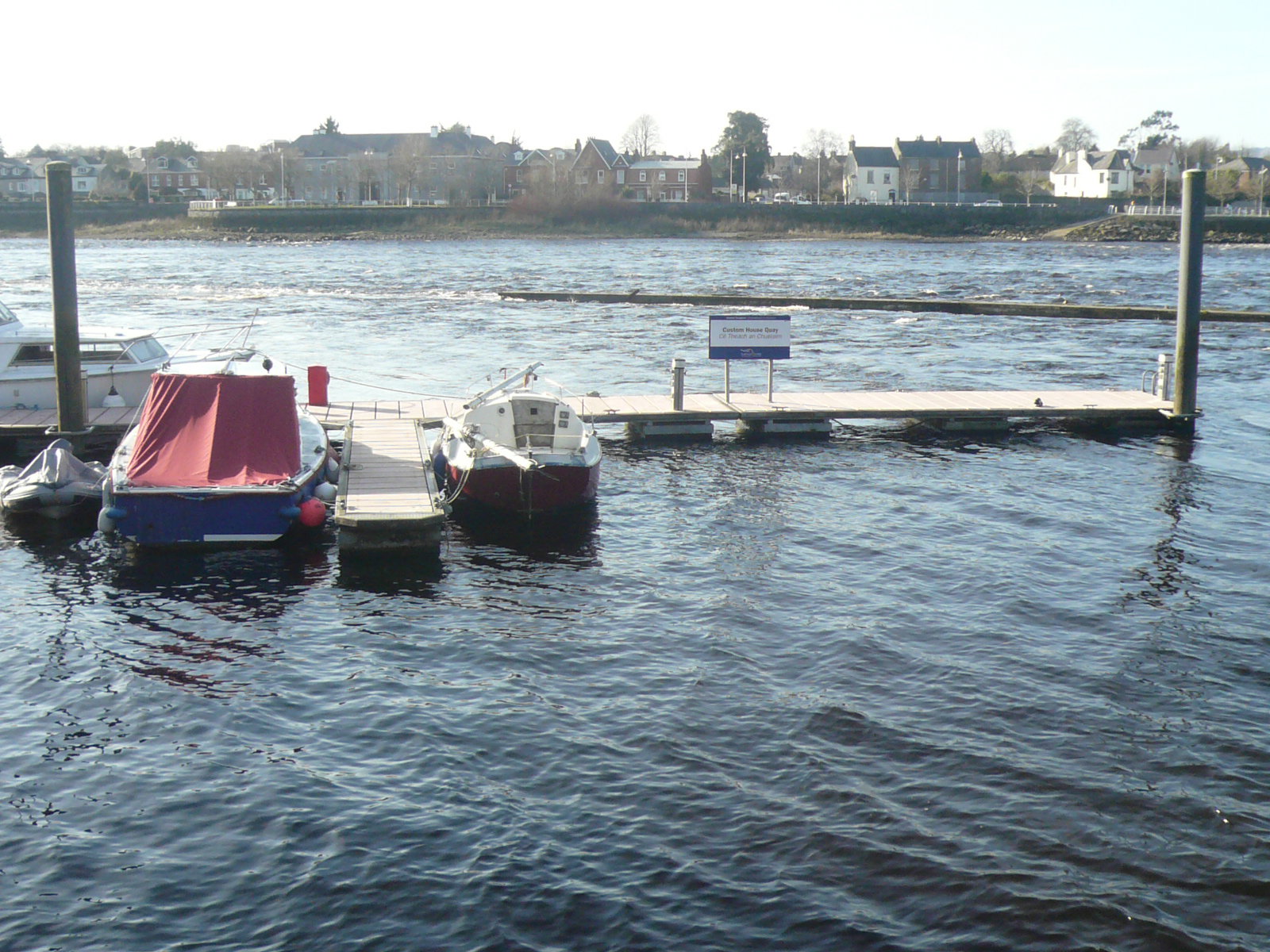 2016 04 River Shannon Limerick Custom House Quay