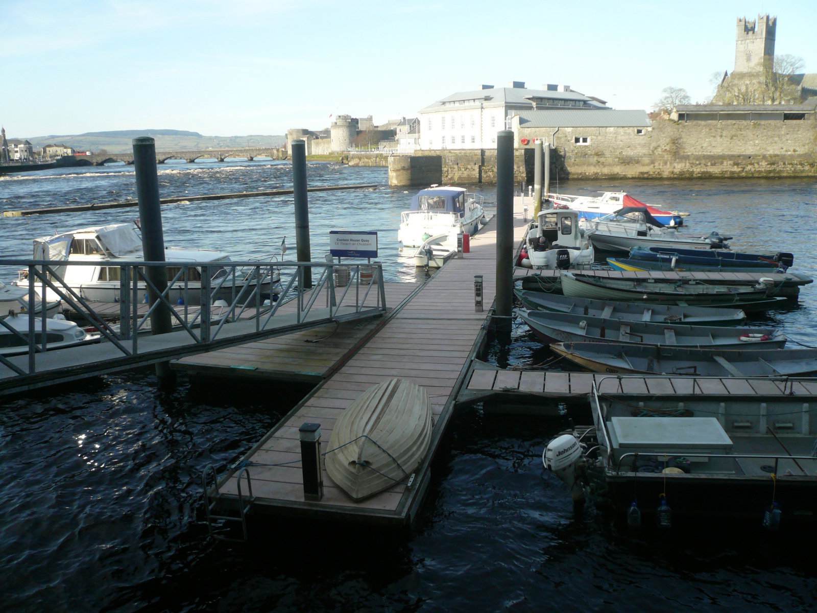 2016 04 River Shannon Limerick Custom House Quay
