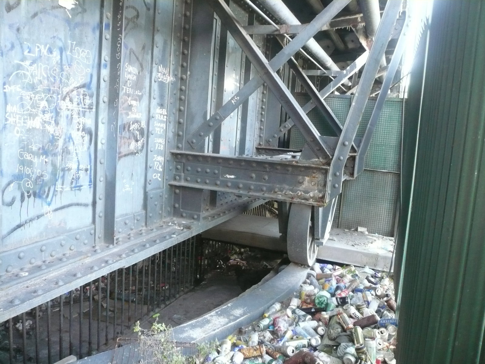 2016 04 River Shannon Limerick Sarsfield Swing Bridge, built 1820, replace 1923, closed since 1928