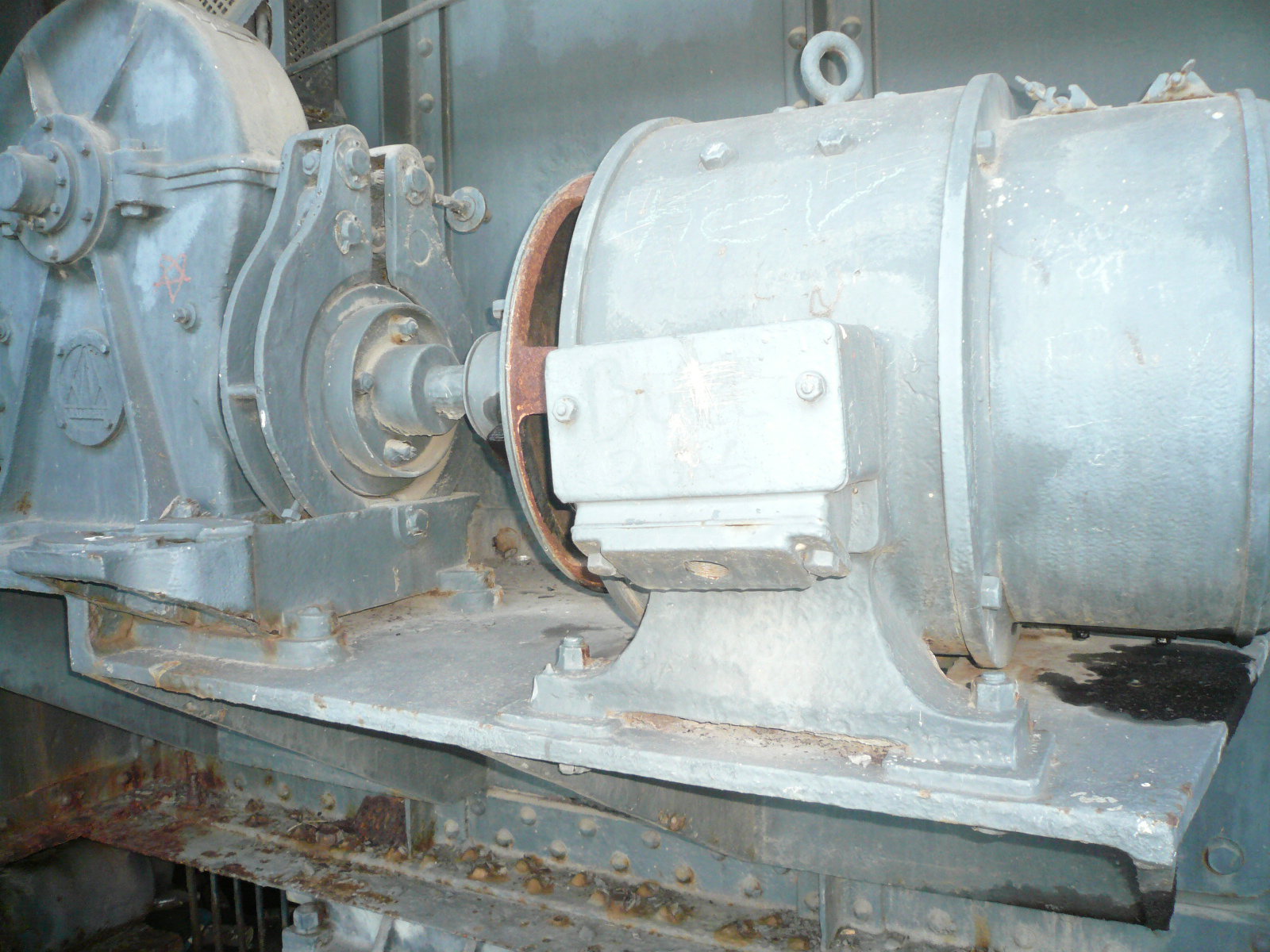 2016 04 River Shannon Limerick Sarsfield Swing Bridge, built 1820, replace 1923, closed since 1928