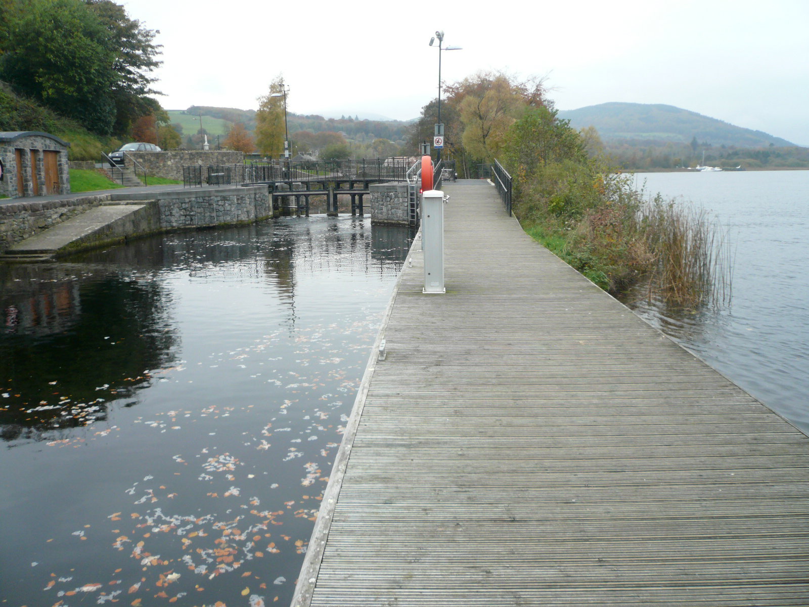 2016 10 River Shannon Killaloe automated canal lock, controlled by smartcard
