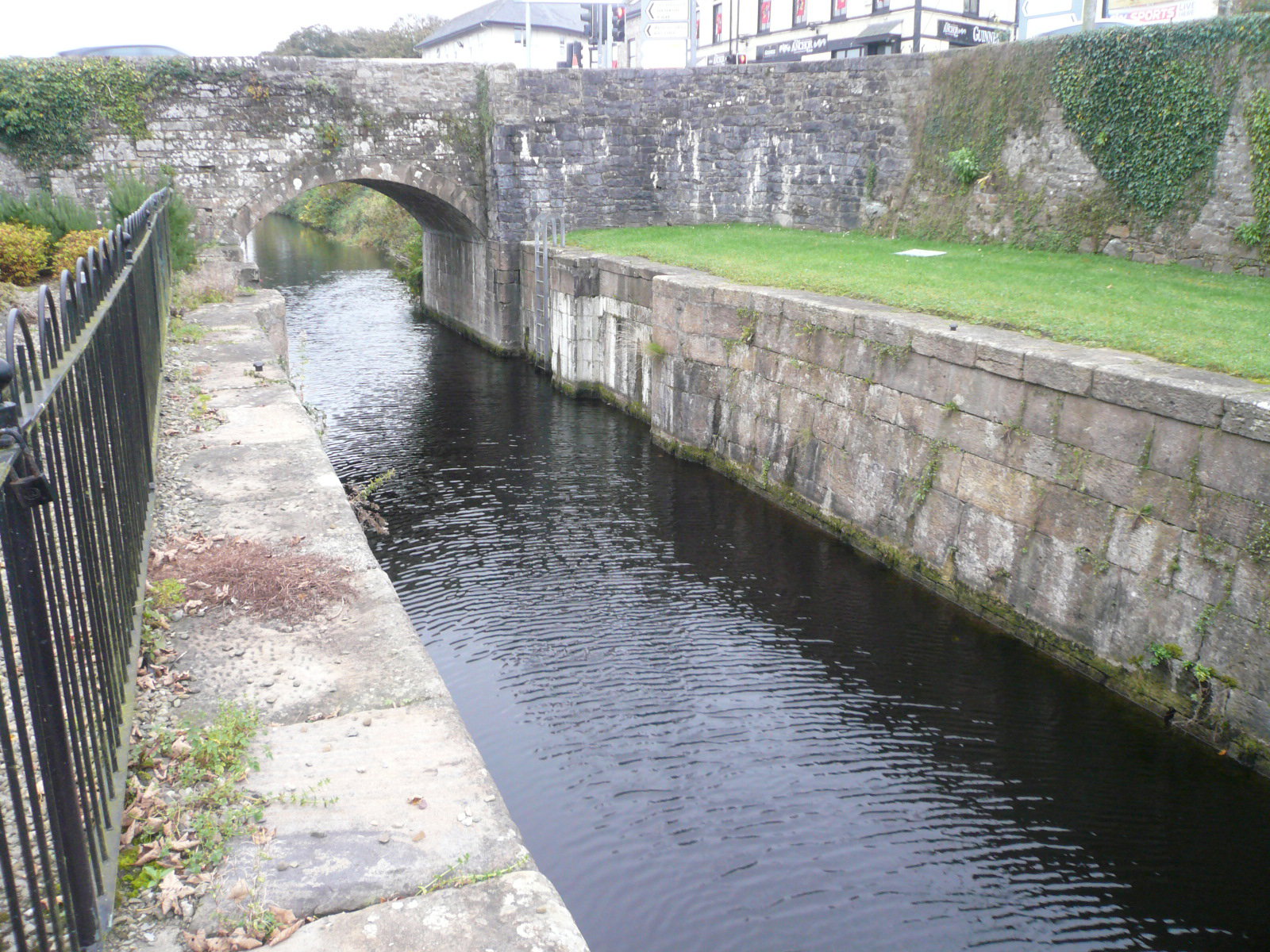 2016 10 River Shannon Killaloe former lock