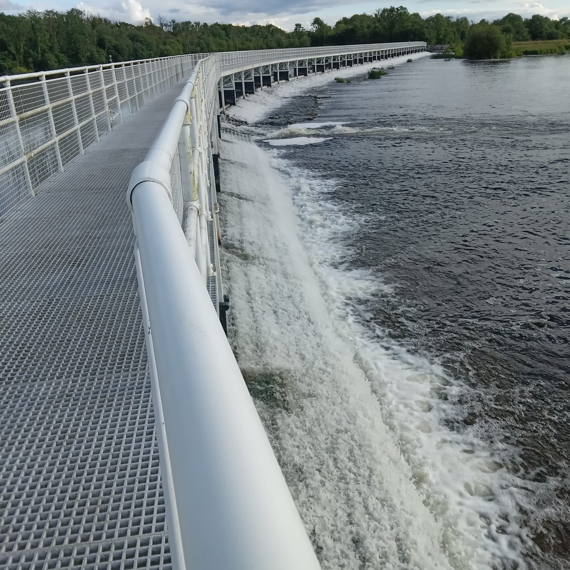 2024 07 07th River Shannon Meelick Quay new weir walkway