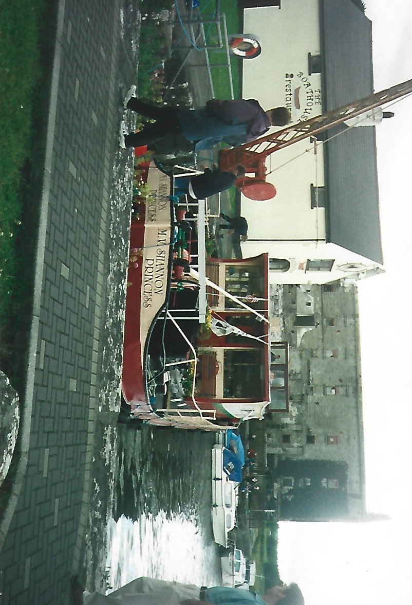 1998 River Shannon Banagher, hotel boat Shannon Princess moors at The Boathouse Restaurant