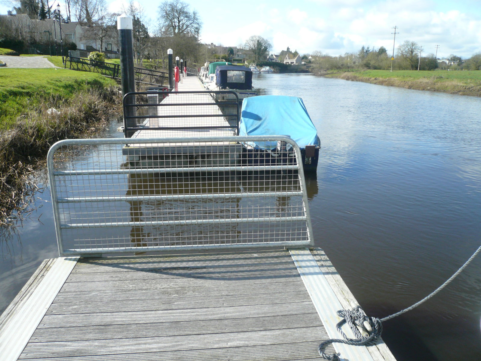 2016 04 Lough Erne Belturbet disconnected jetties