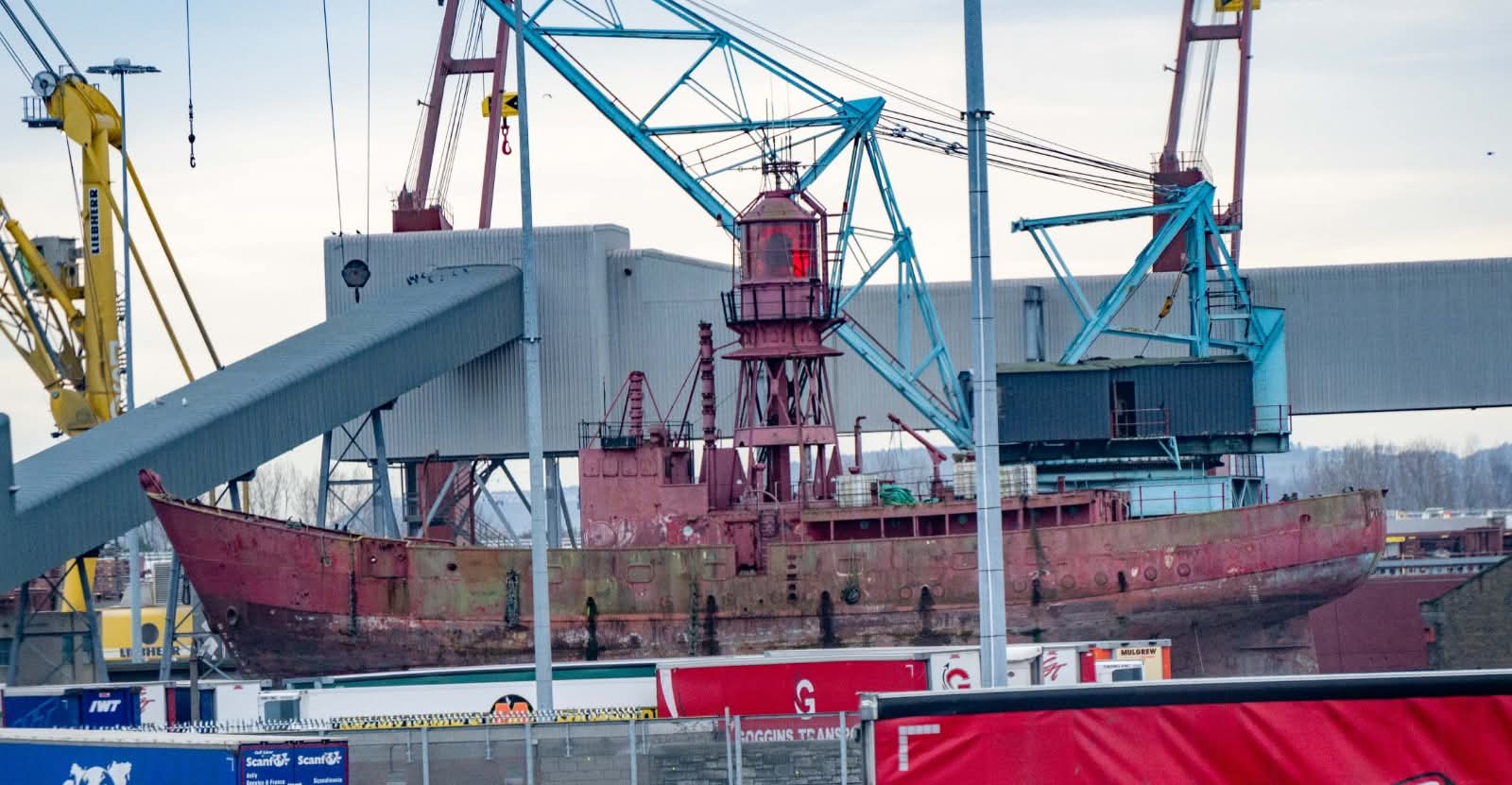 000 River Liffey Dublin Dockyard former lightship
