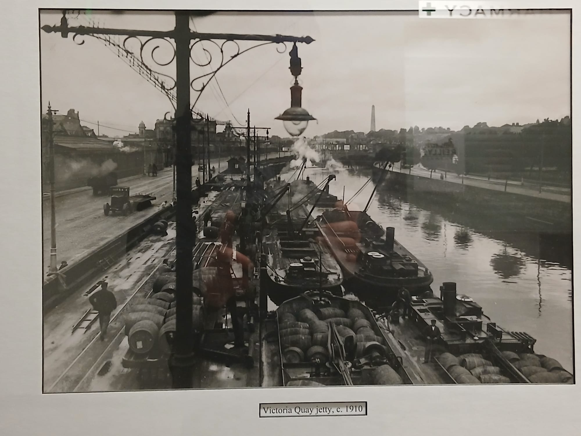 1930s River Liffey Guinness barges at Victoria Quay photo by Facebook